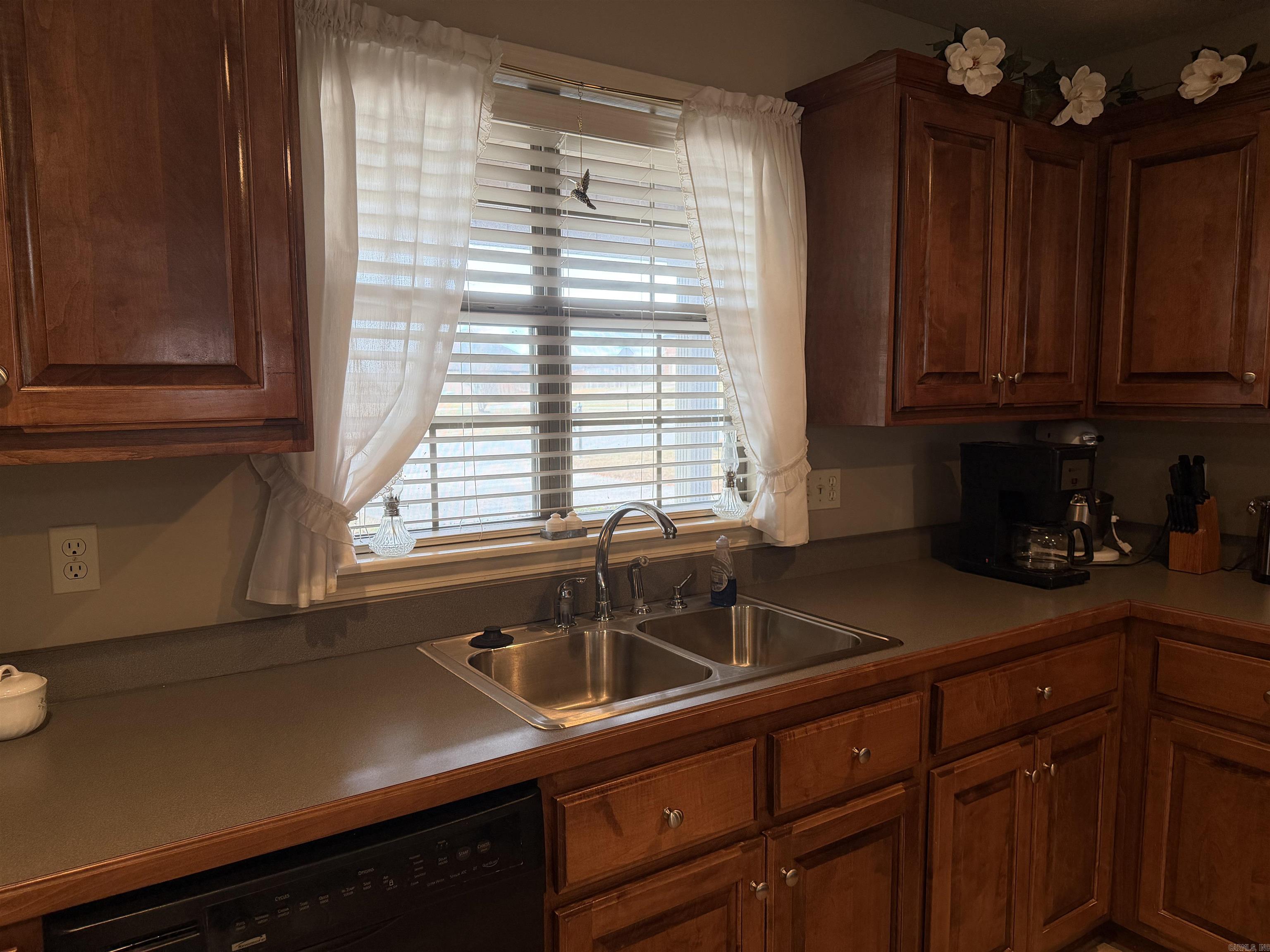 604 Llama  Searcy, AR