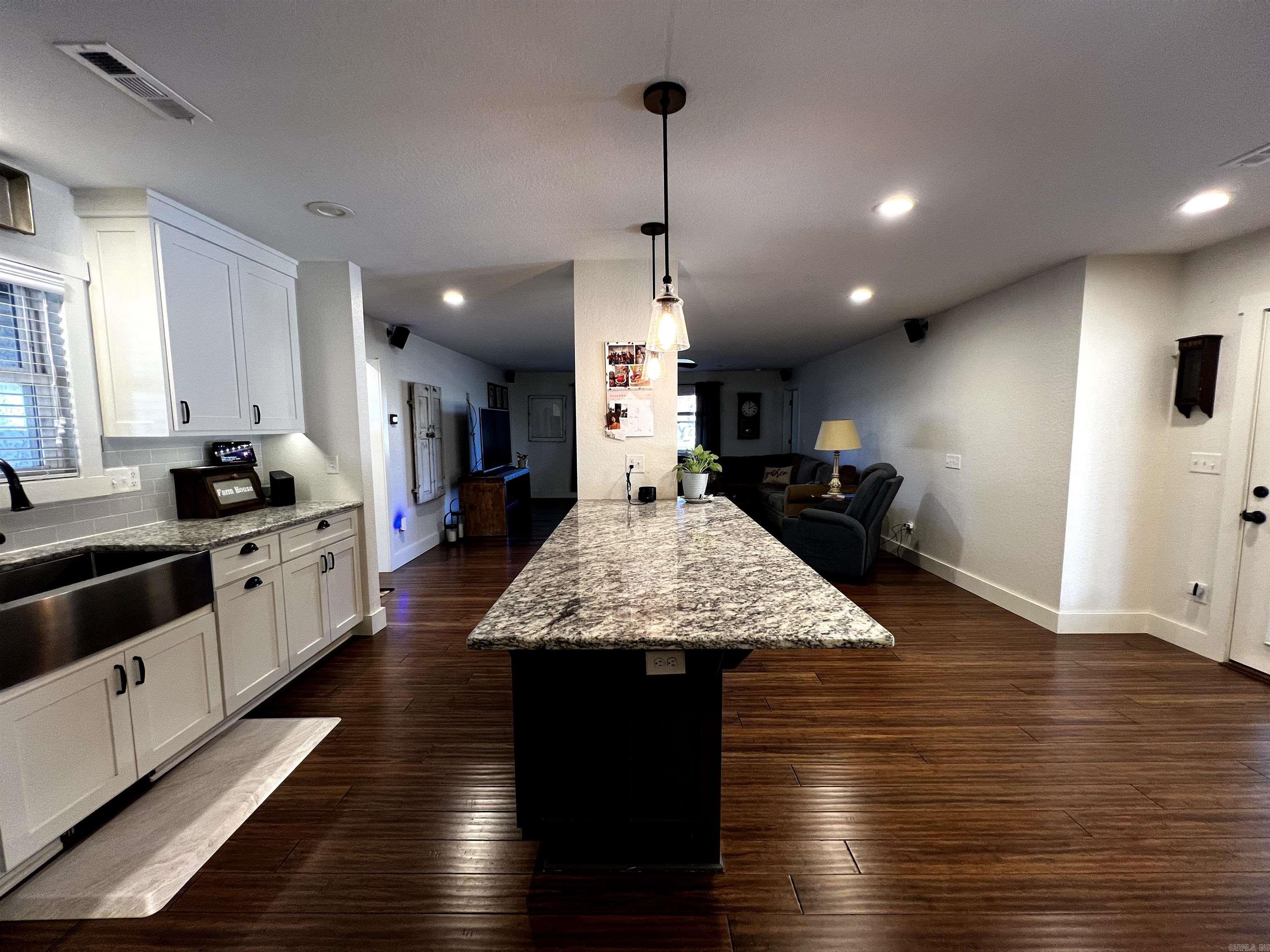 1809 Mayflower  Bentonville, AR