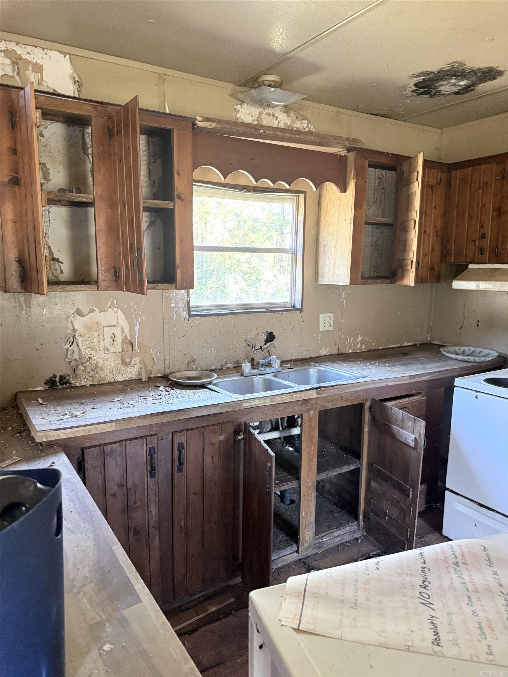 429 River  Perryville, AR