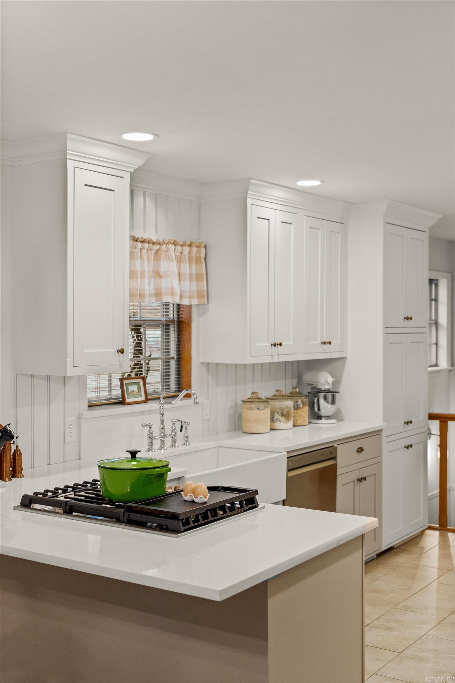 901 E 53rd  North Little Rock, AR