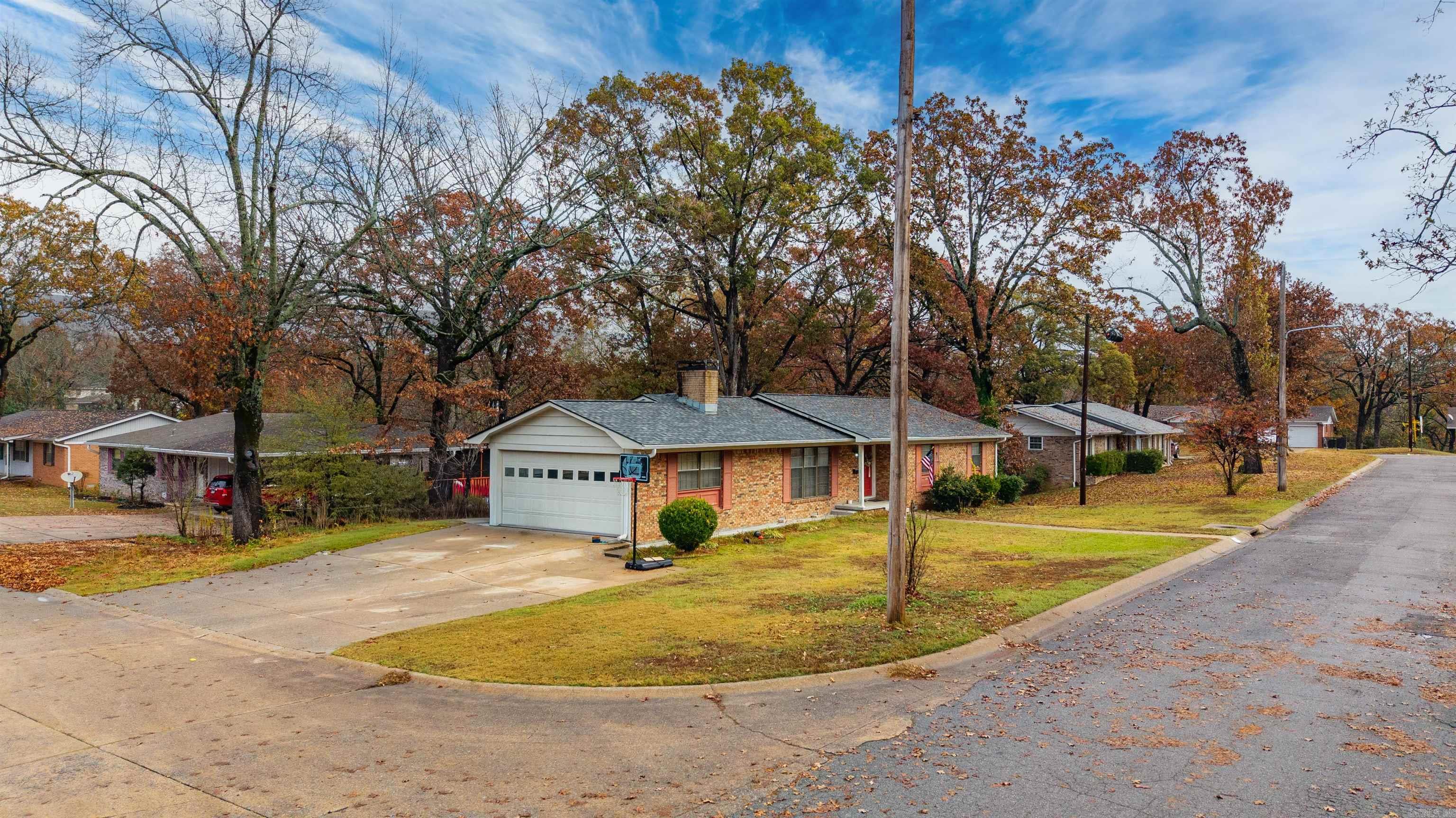 901 E 53rd  North Little Rock, AR