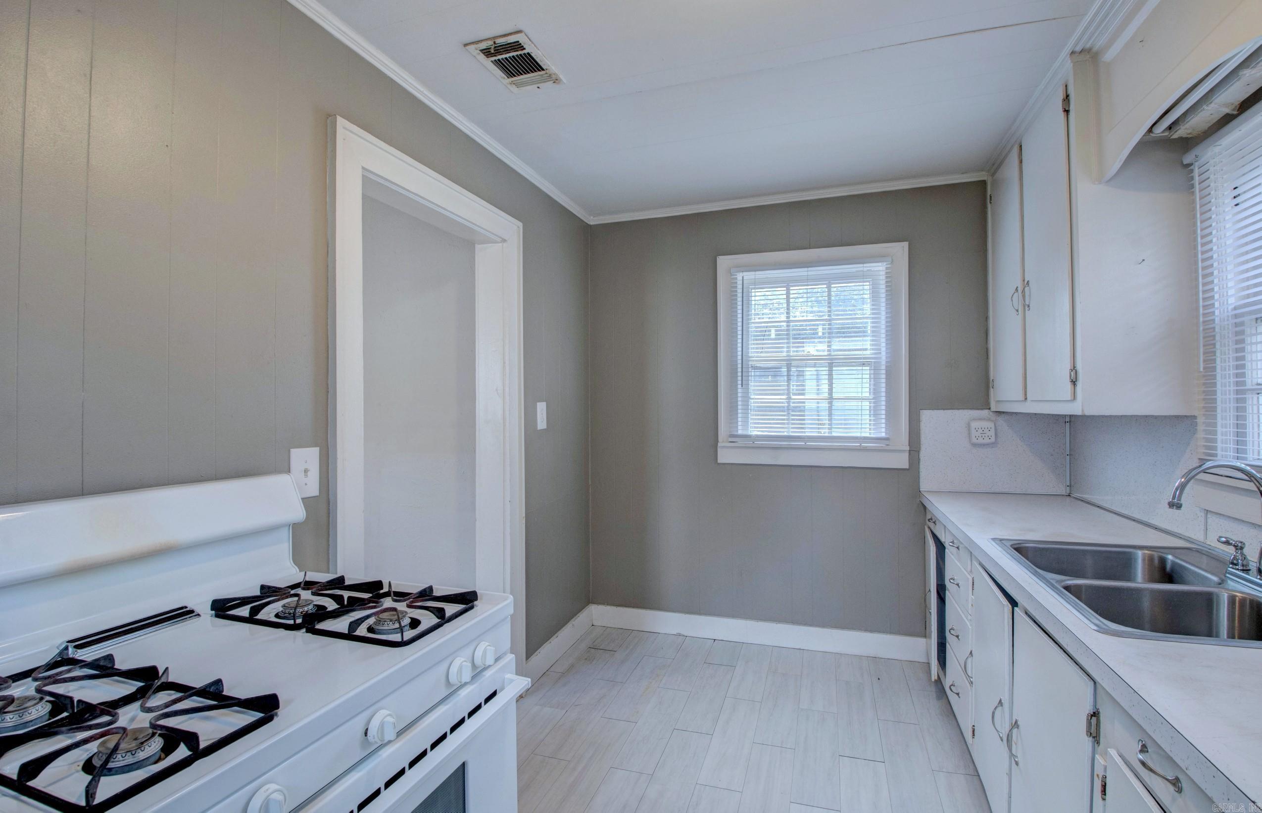 607 James  Searcy, AR