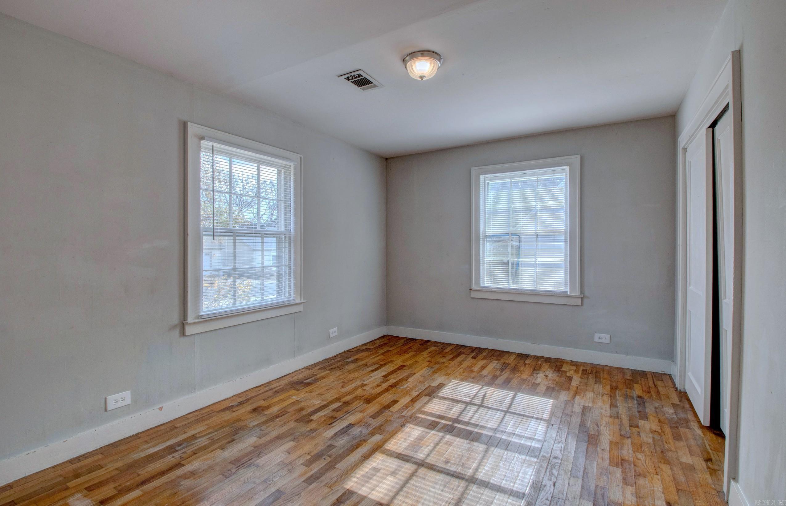 607 James  Searcy, AR