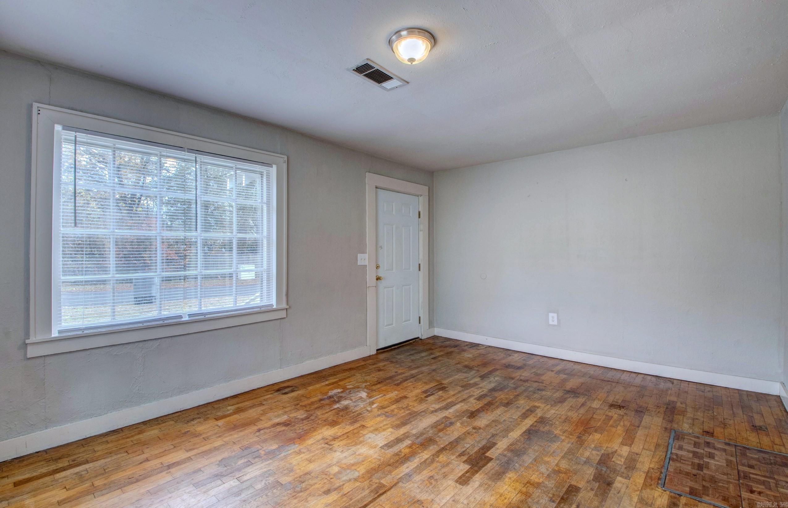 607 James  Searcy, AR