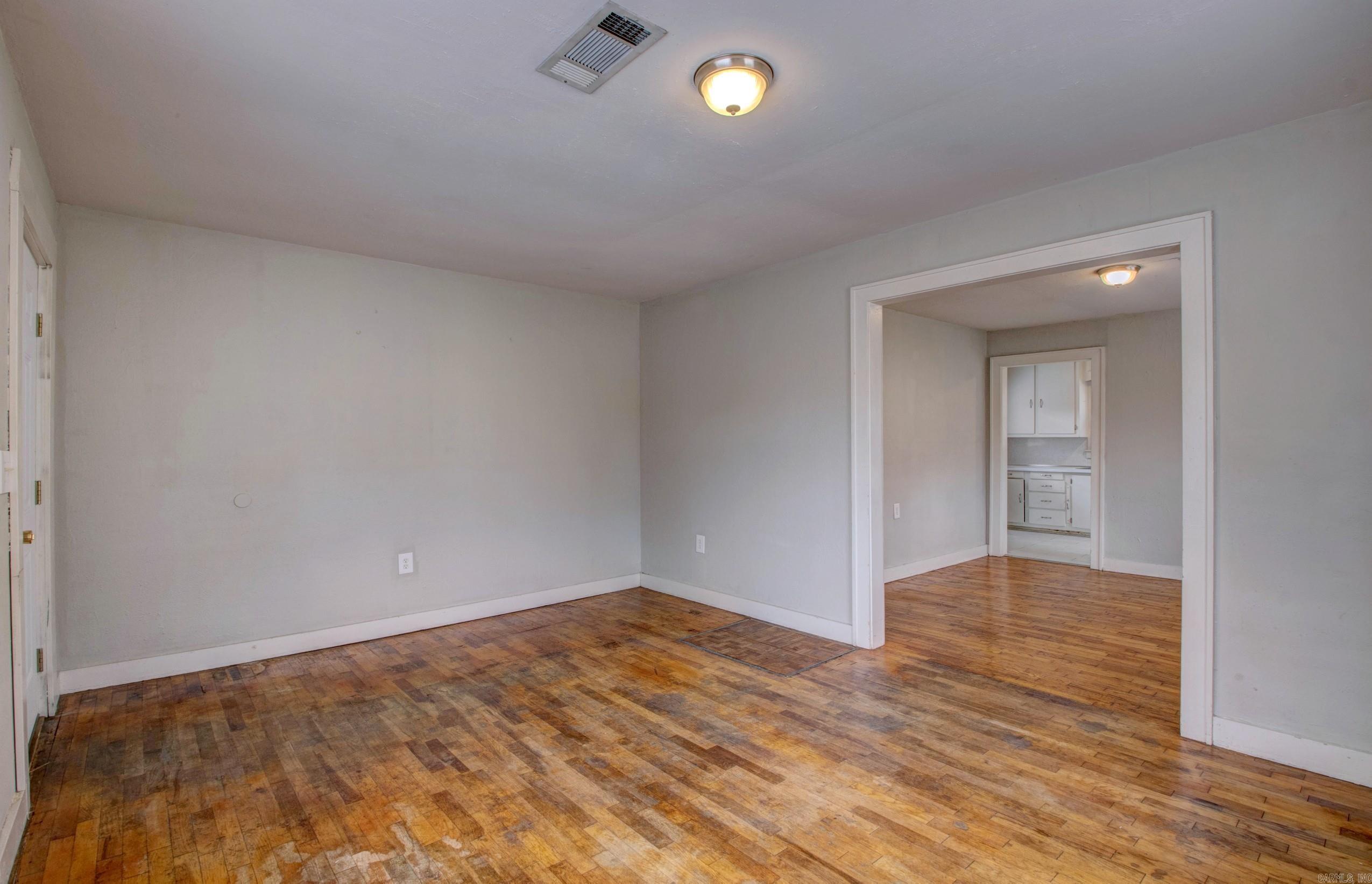 607 James  Searcy, AR