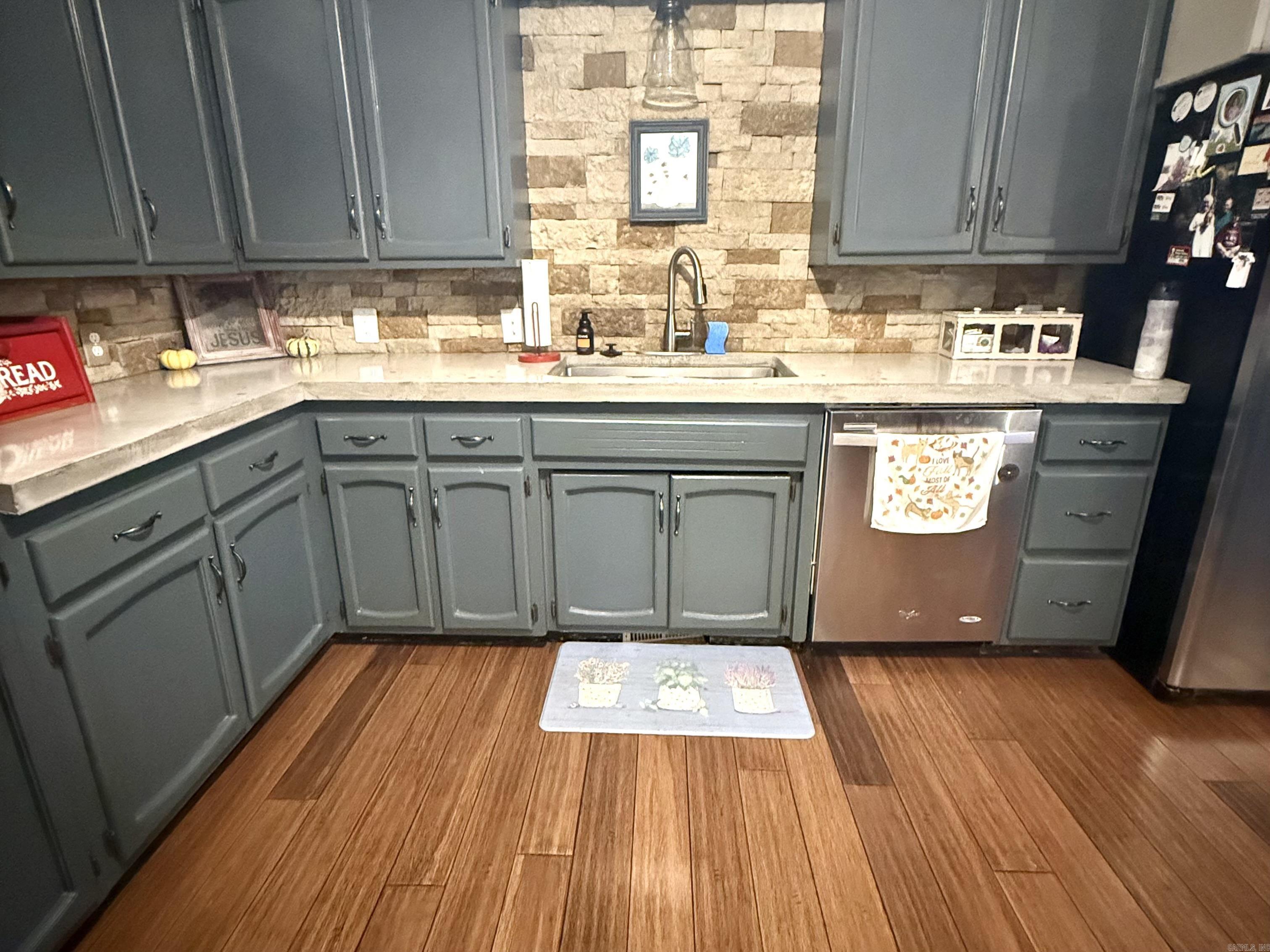 1165 Old Camp  Batesville, AR