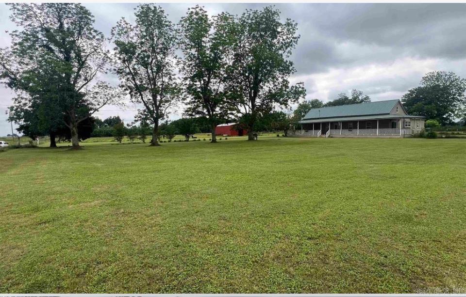 77 Artie Robinson Road  Gillett, AR