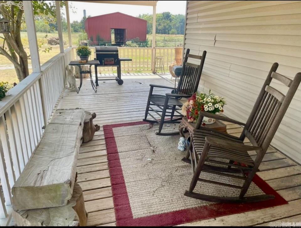 77 Artie Robinson Road  Gillett, AR