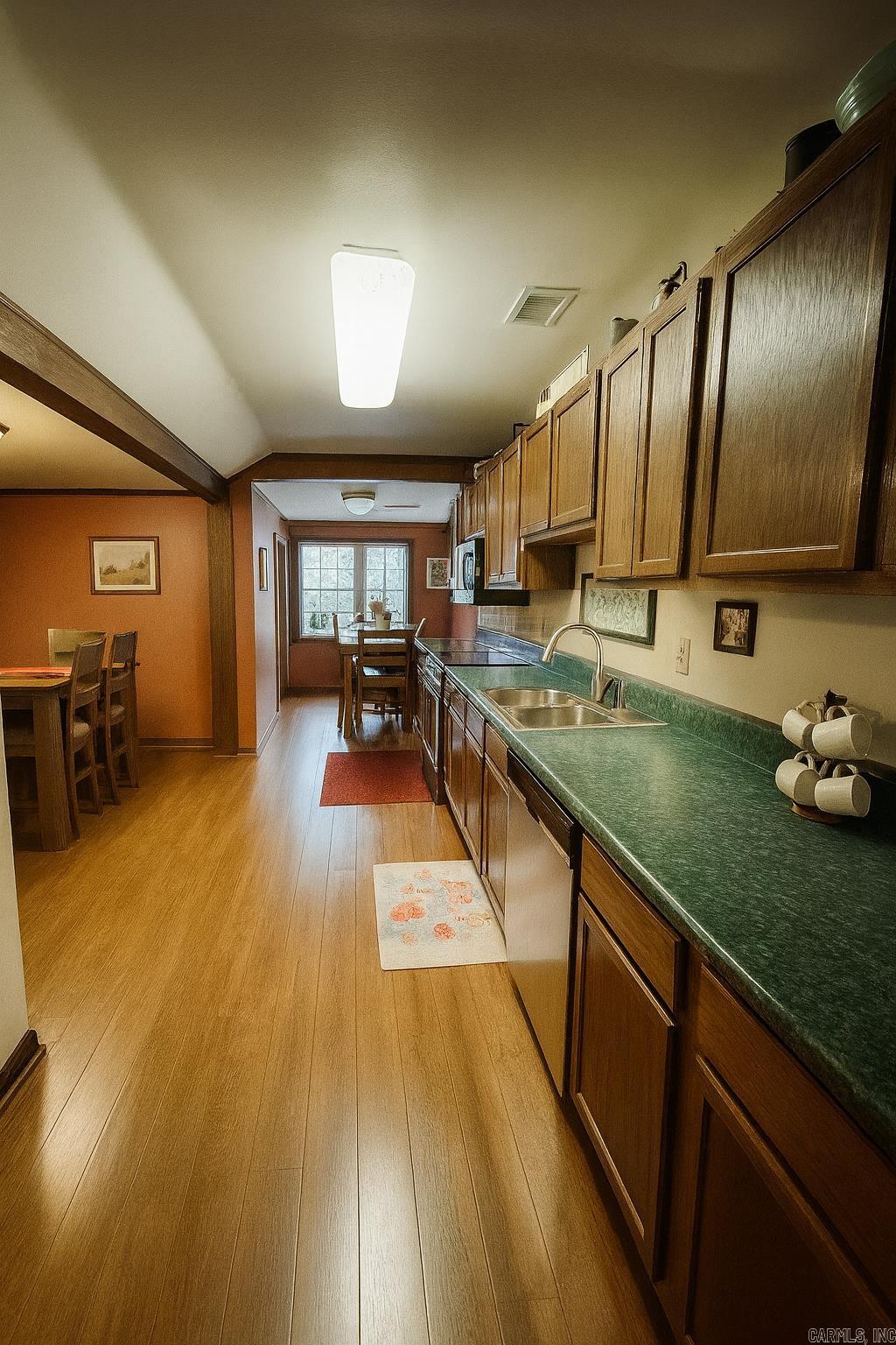 77 Artie Robinson Road  Gillett, AR