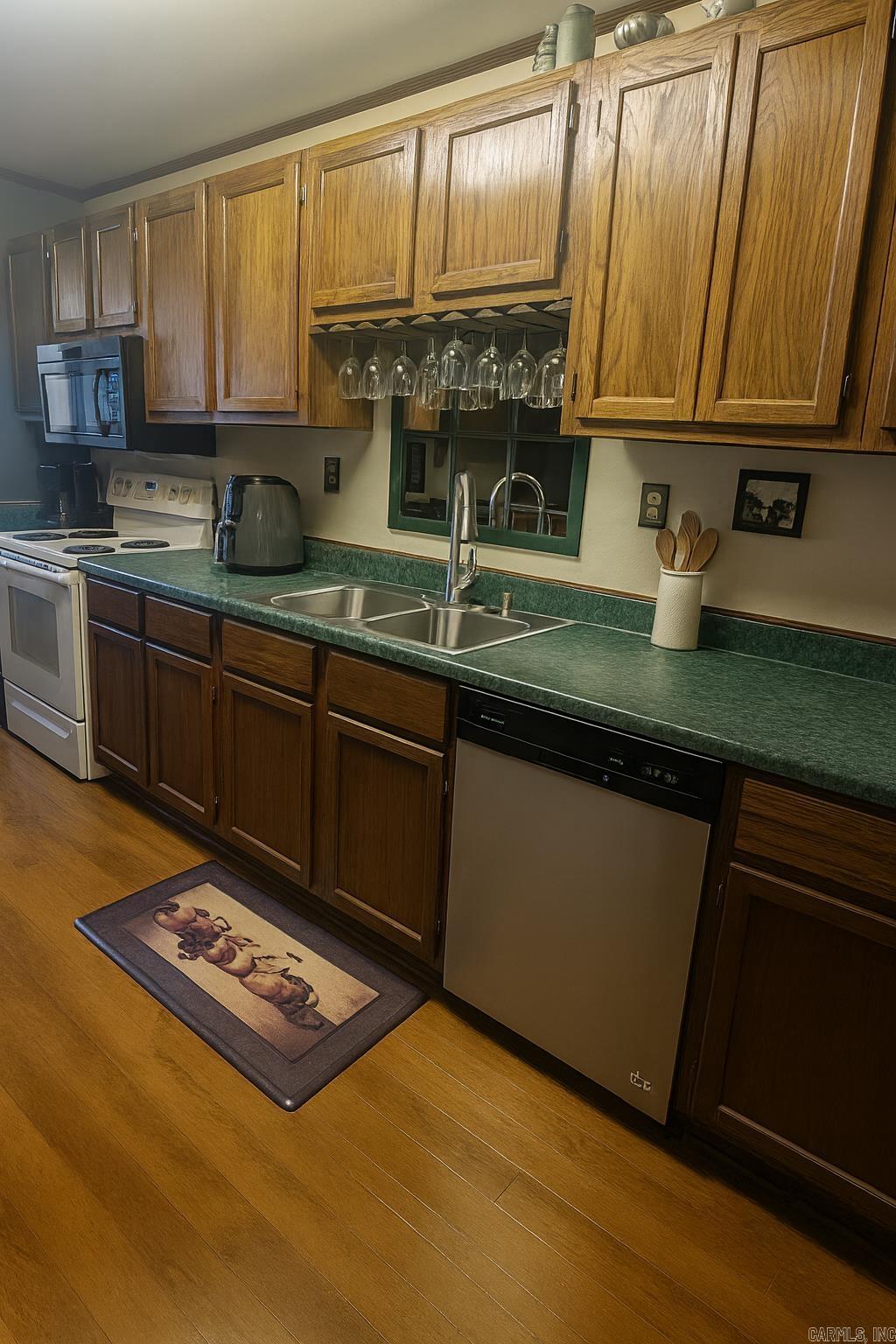 77 Artie Robinson Road  Gillett, AR