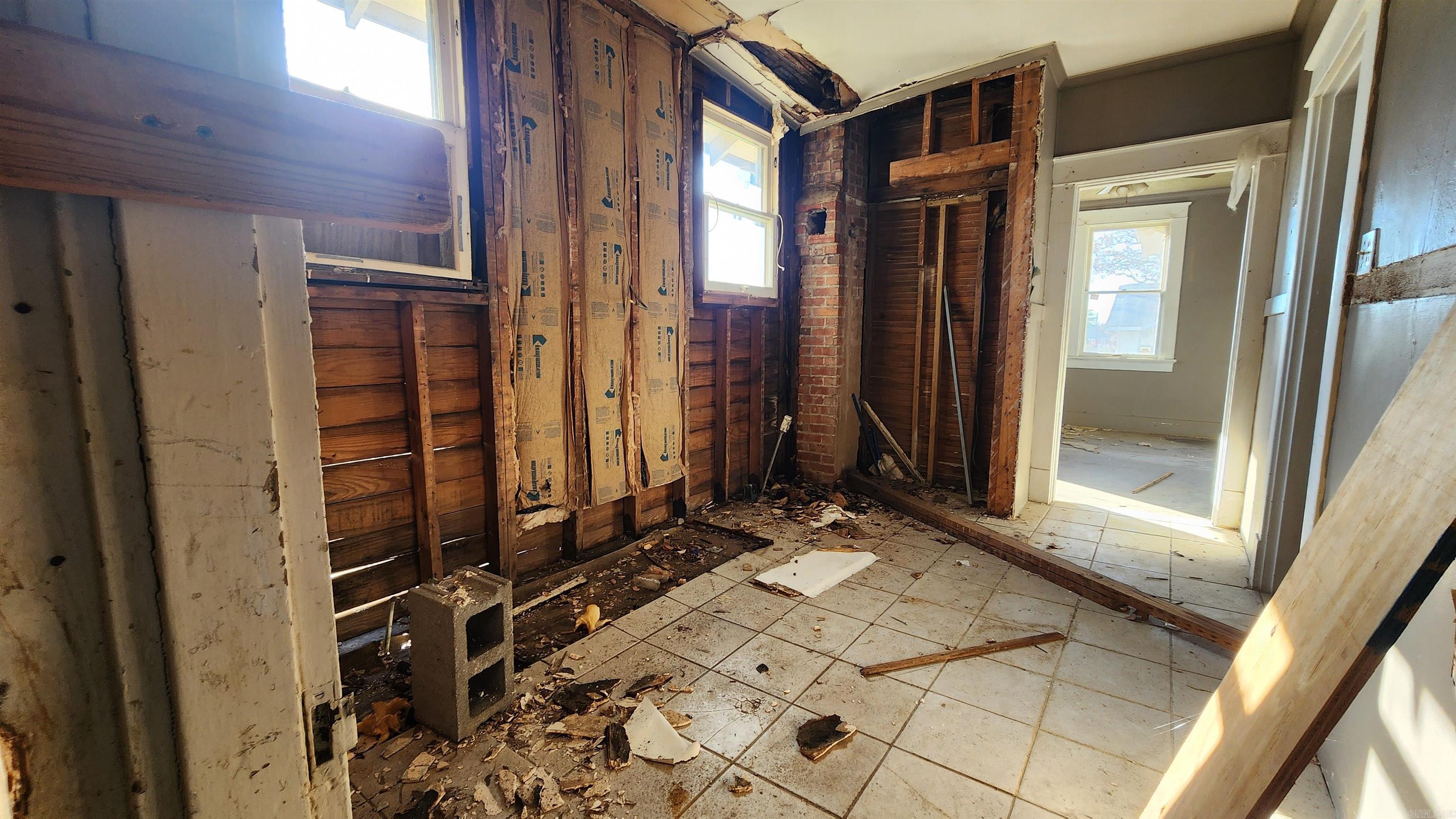 2323 S Valmar  Little Rock, AR