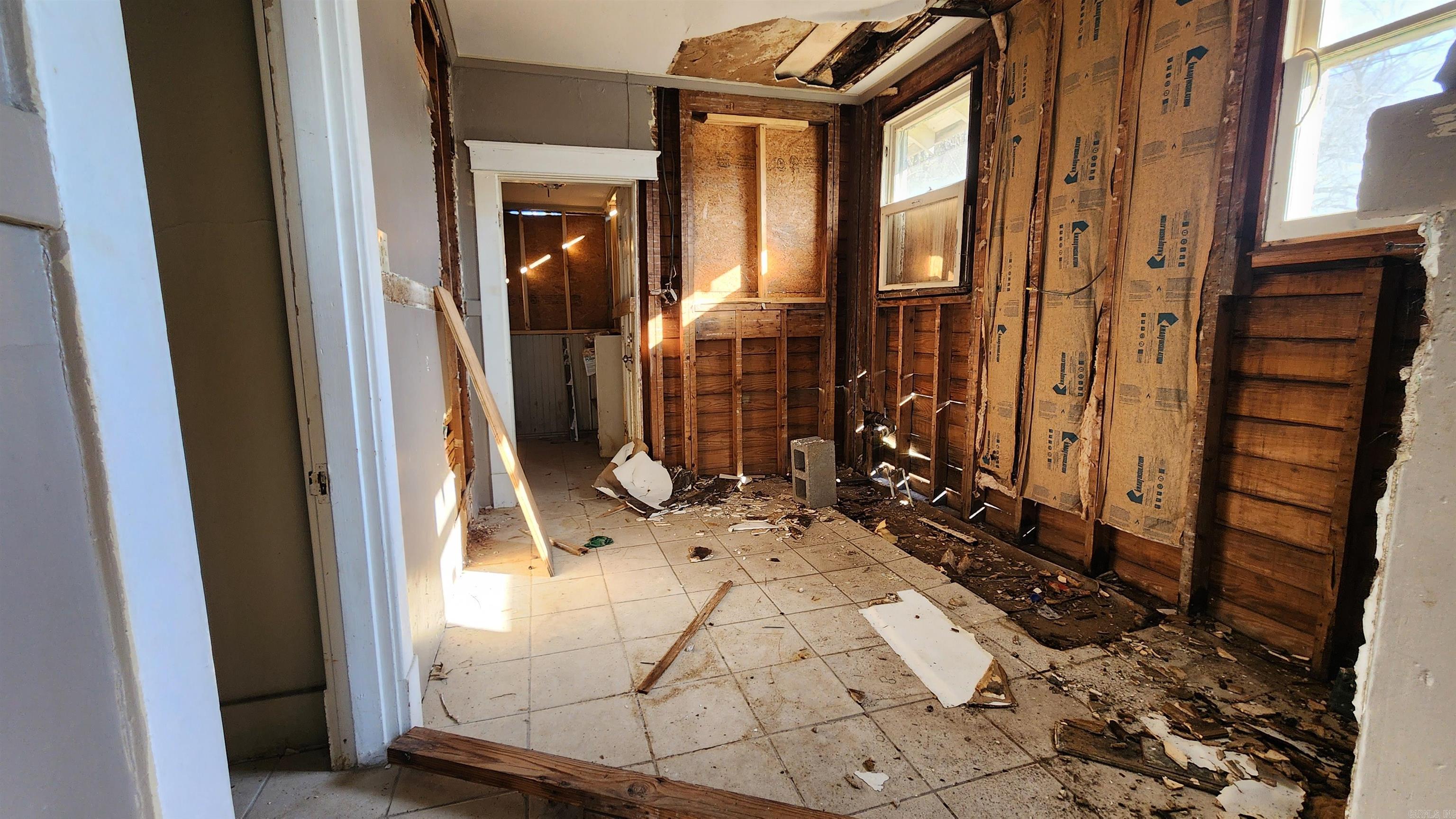 2323 S Valmar  Little Rock, AR