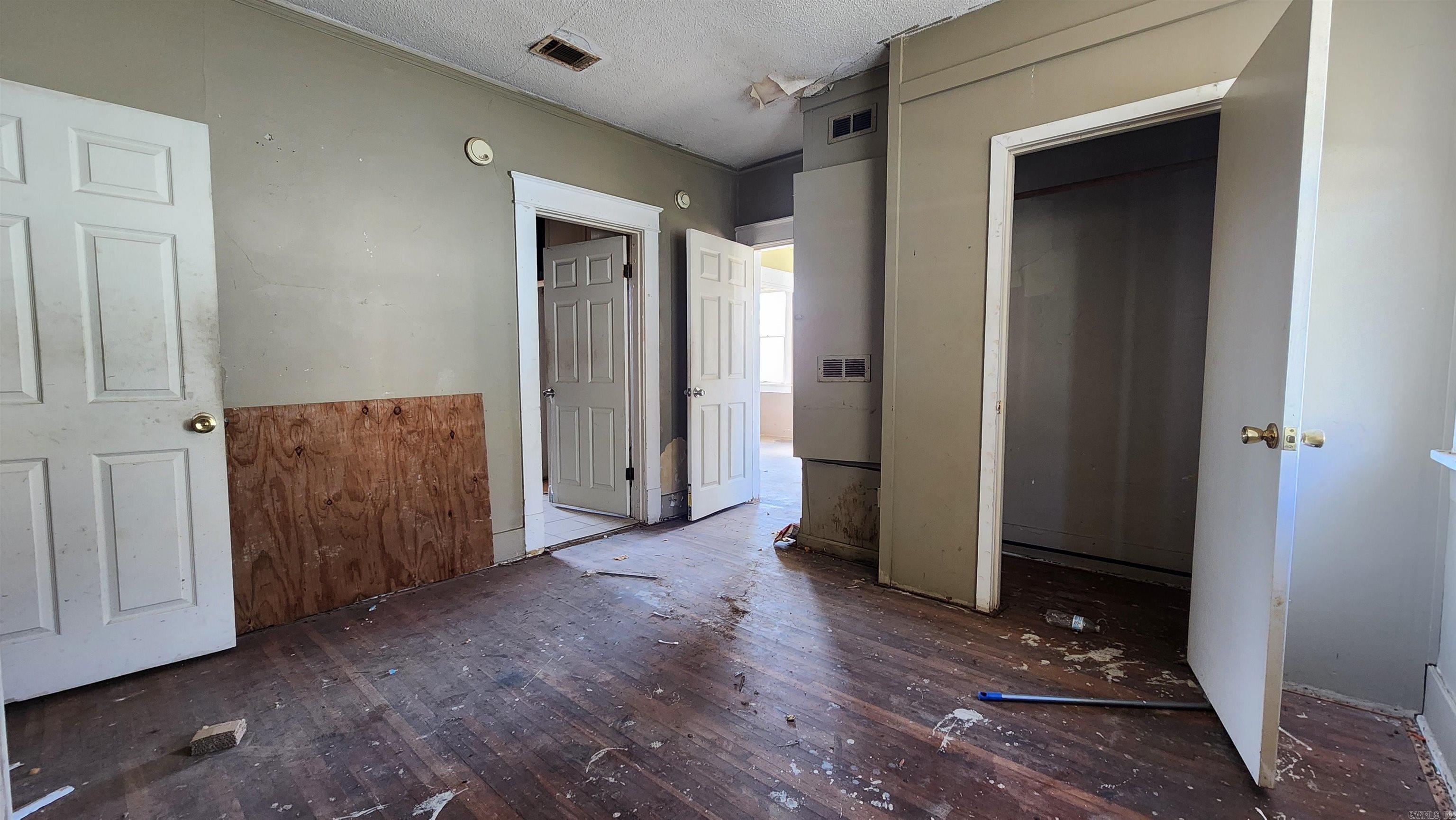 2323 S Valmar  Little Rock, AR