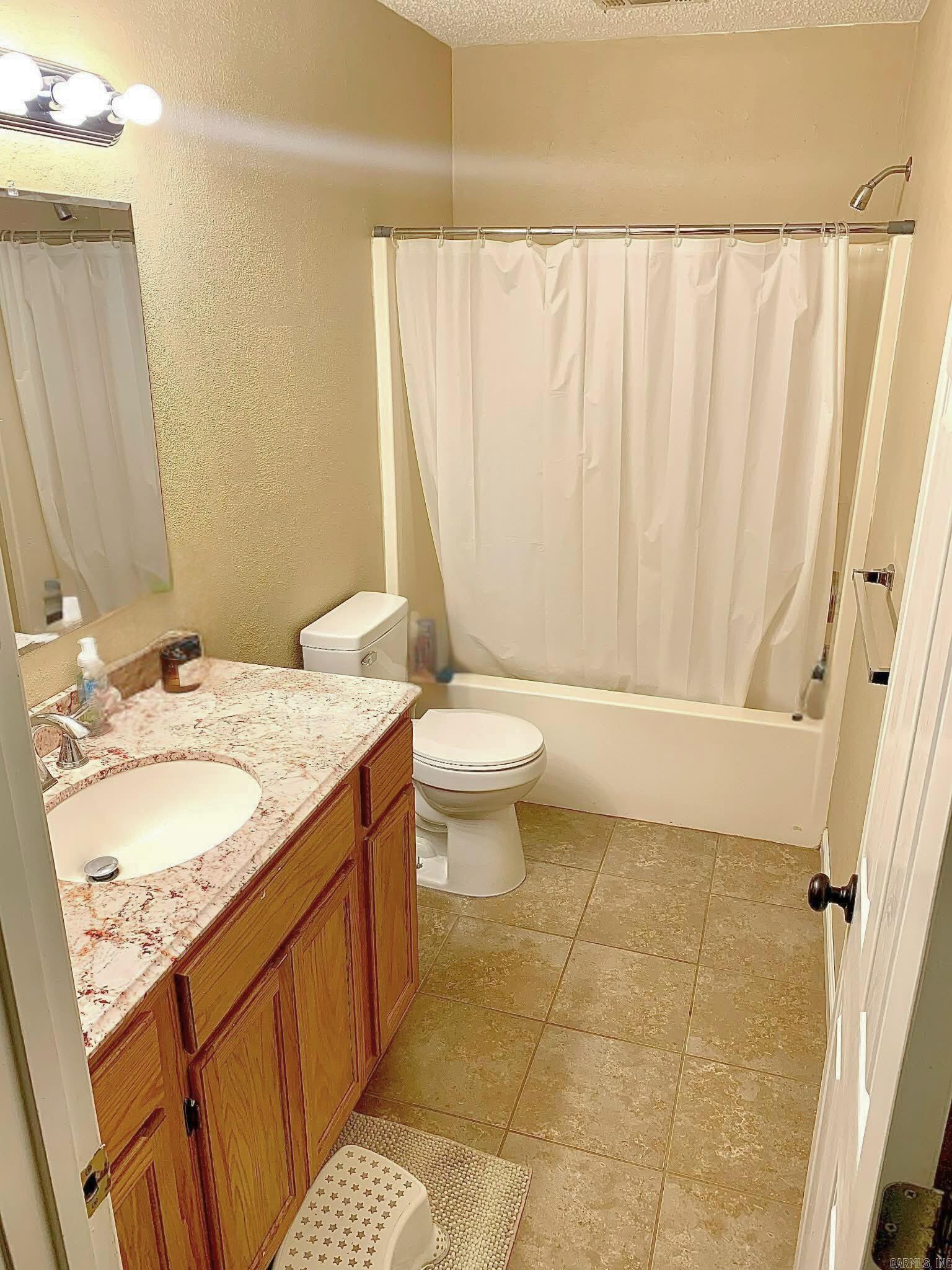 701 Honeysuckle Hills  Redfield, AR