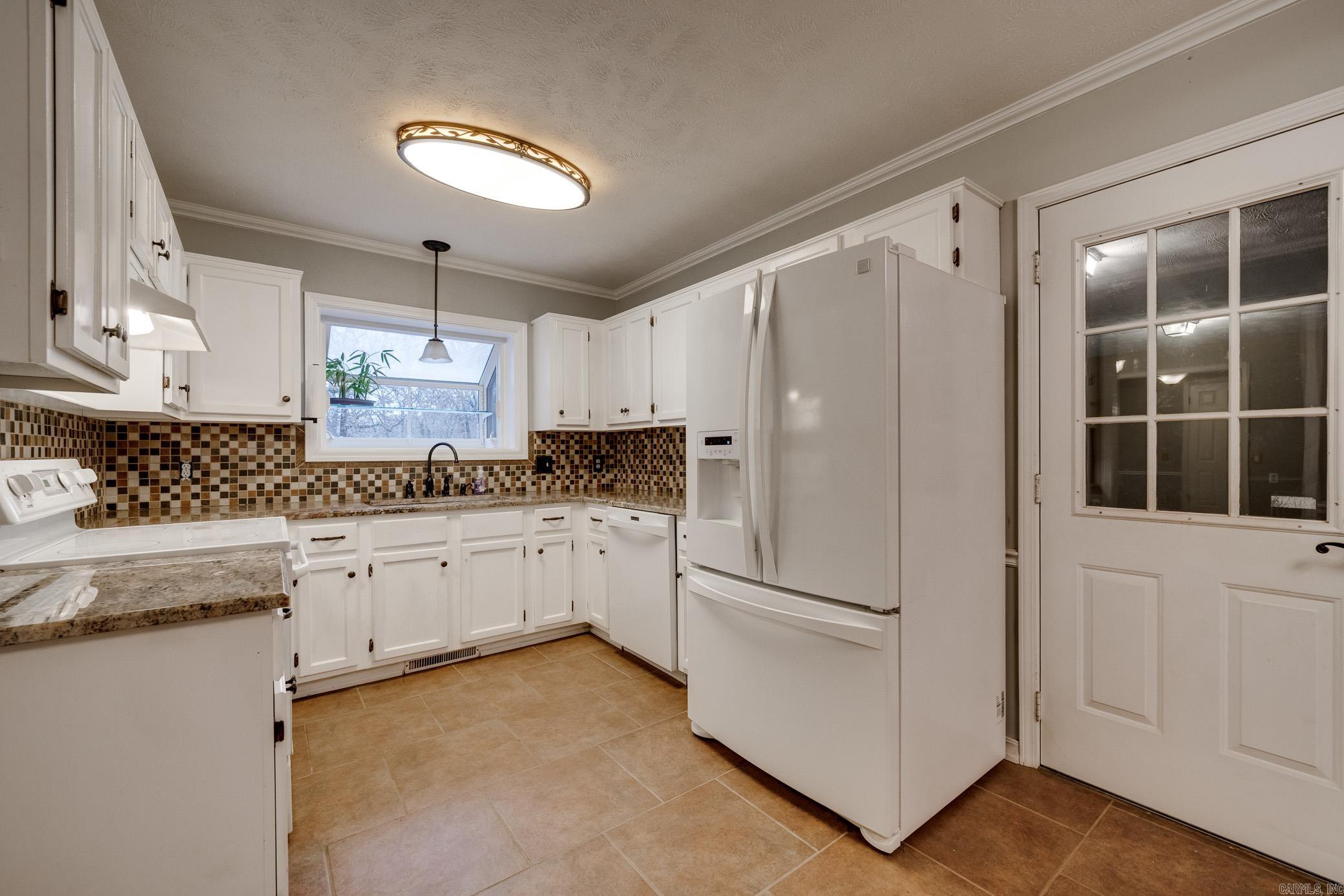 22 Sun Valley  Cabot, AR