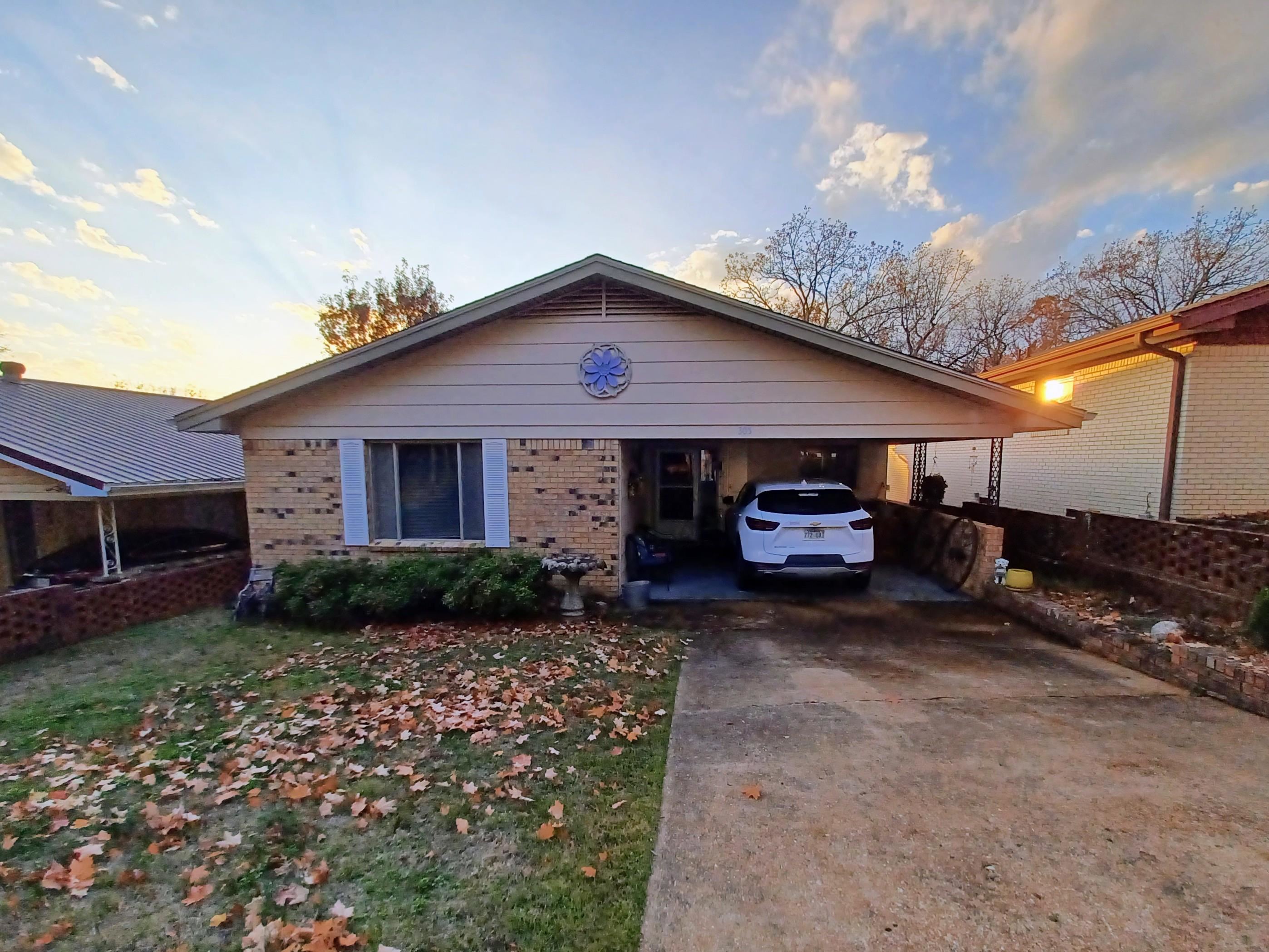 305 S Nightingale  Horseshoe Bend, AR