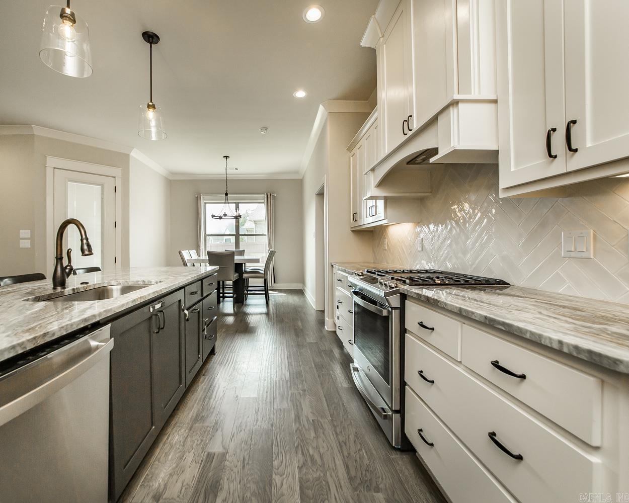 837 Oak Forest  Sherwood, AR