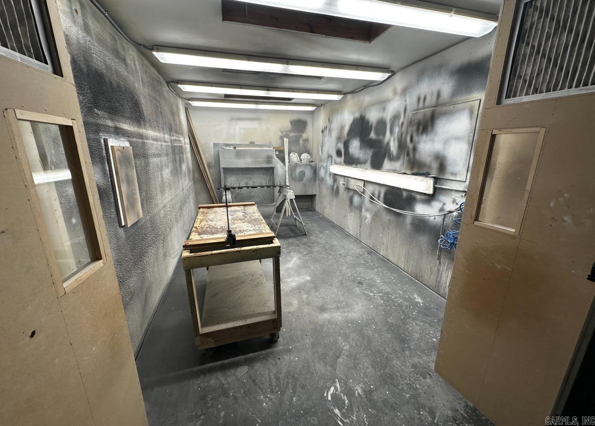 1940 W Main  Mountain View, AR