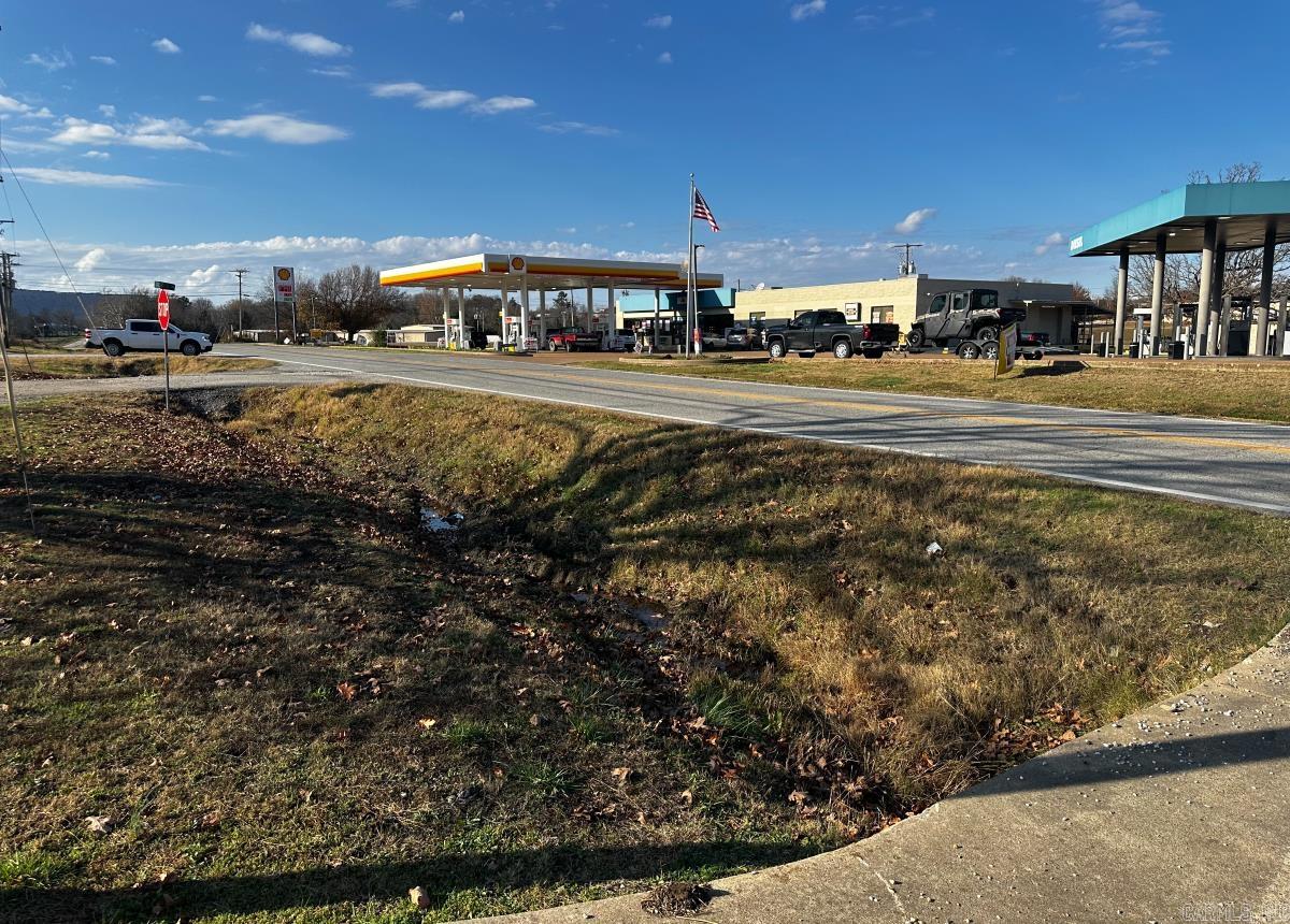 1940 W Main  Mountain View, AR