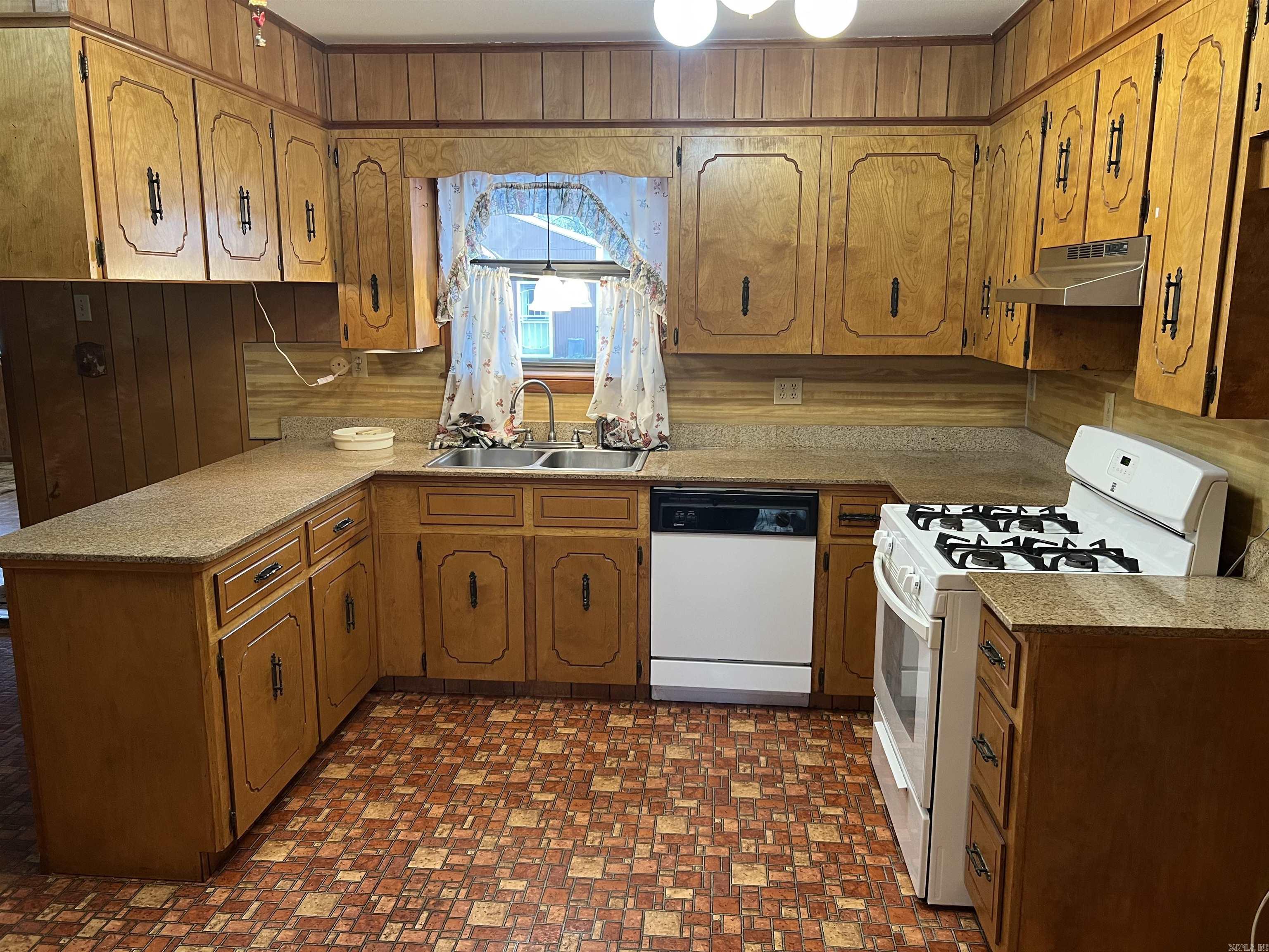 556 Davidson Rd  Beebe, AR