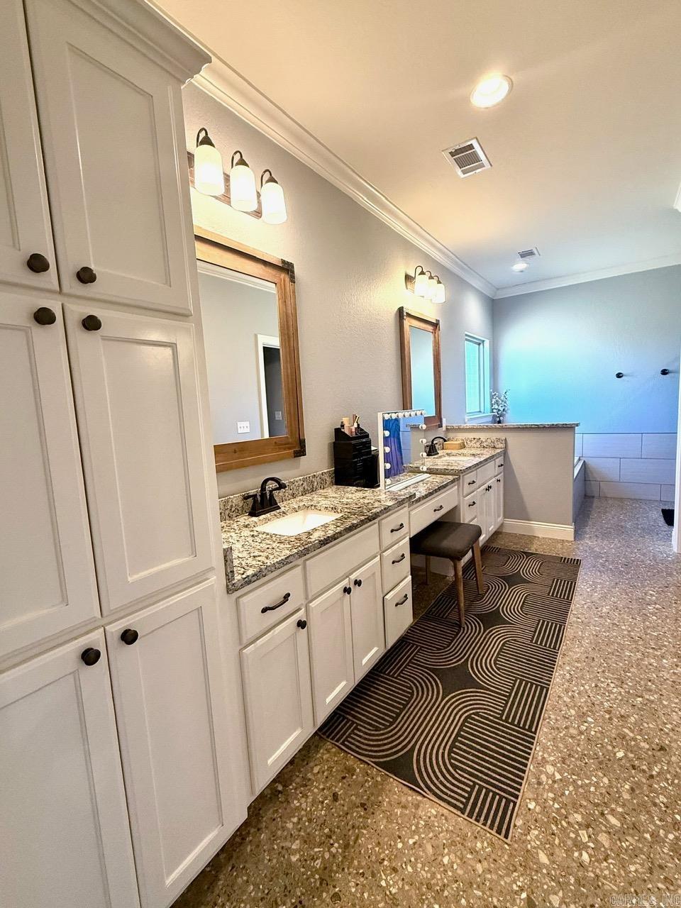 24 kalli  Vilonia, AR