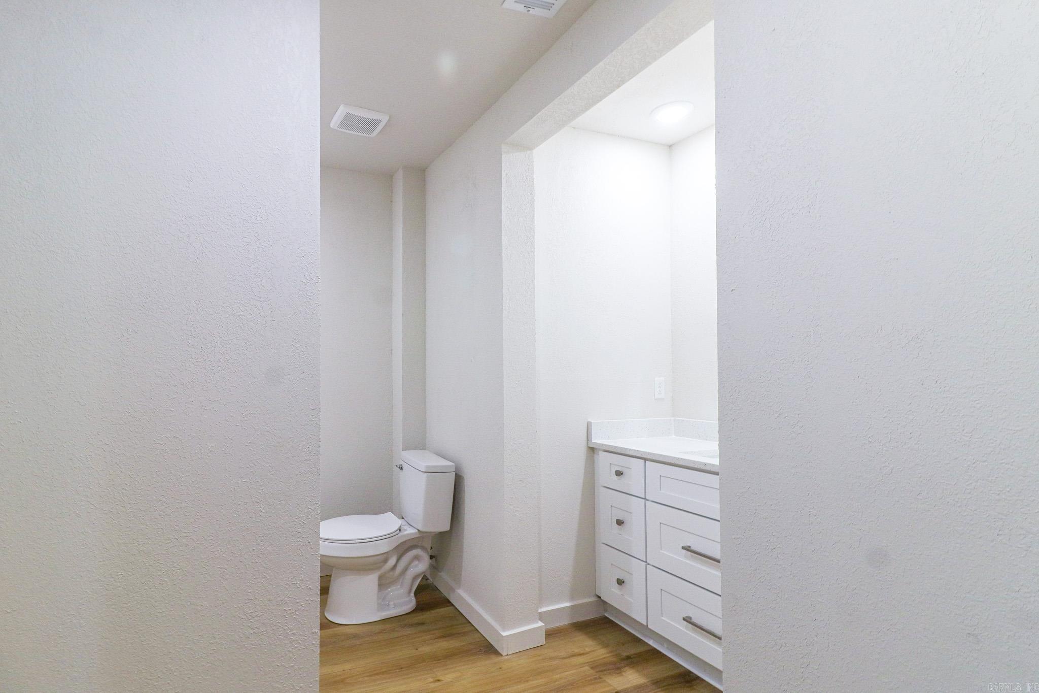 720 W Matthews  Jonesboro, AR