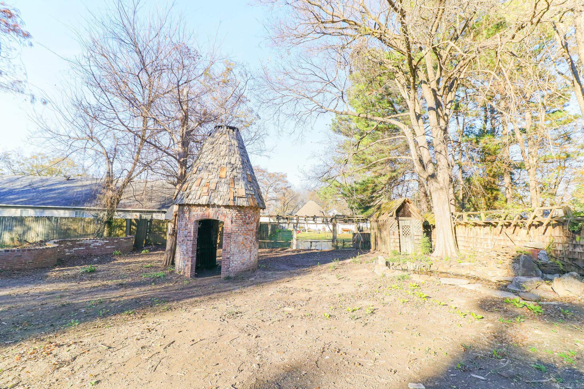 720 W Matthews  Jonesboro, AR