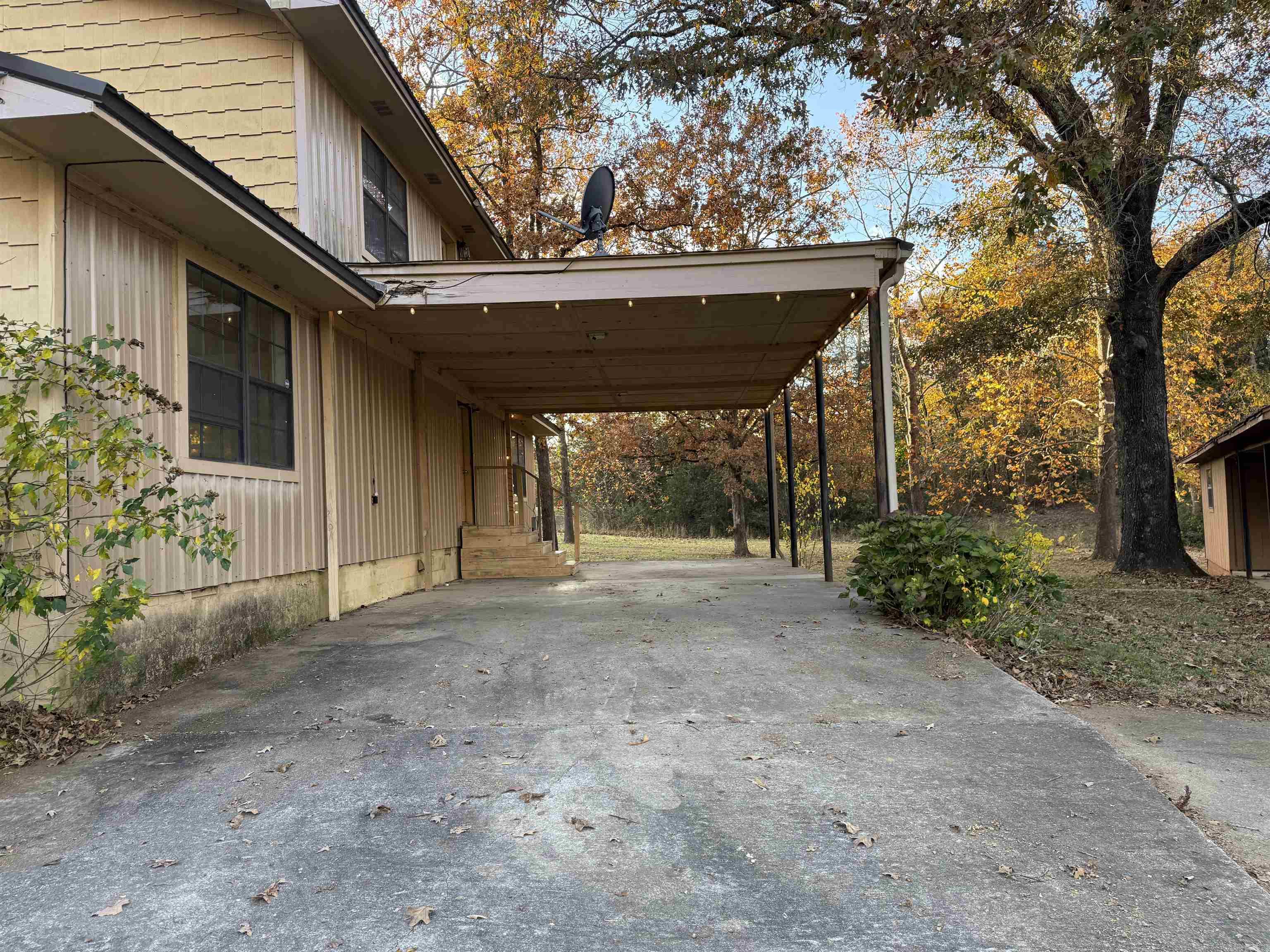 955 Hwy 31  Romance, AR