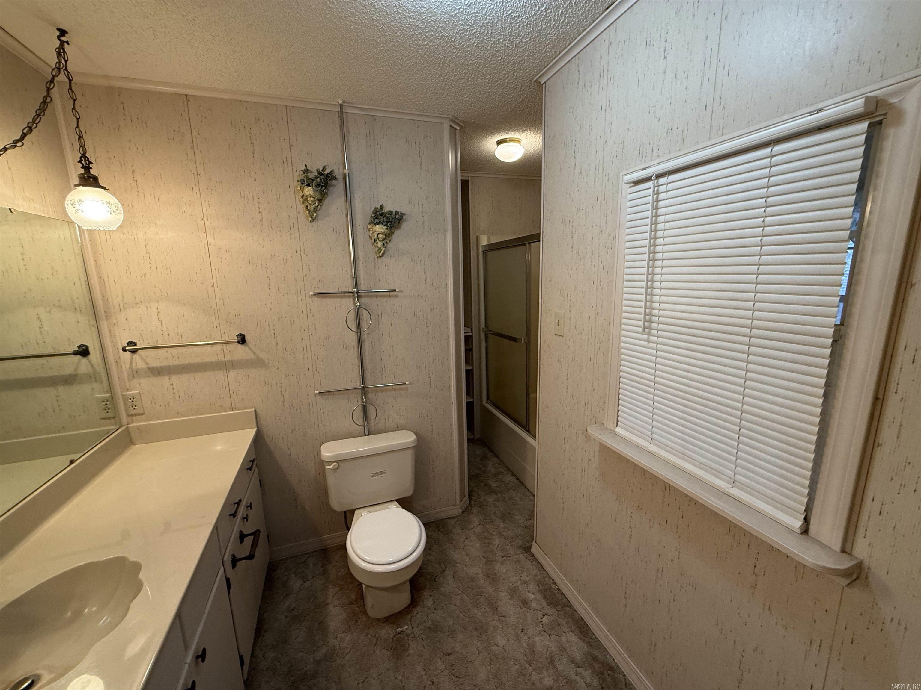 955 Hwy 31  Romance, AR