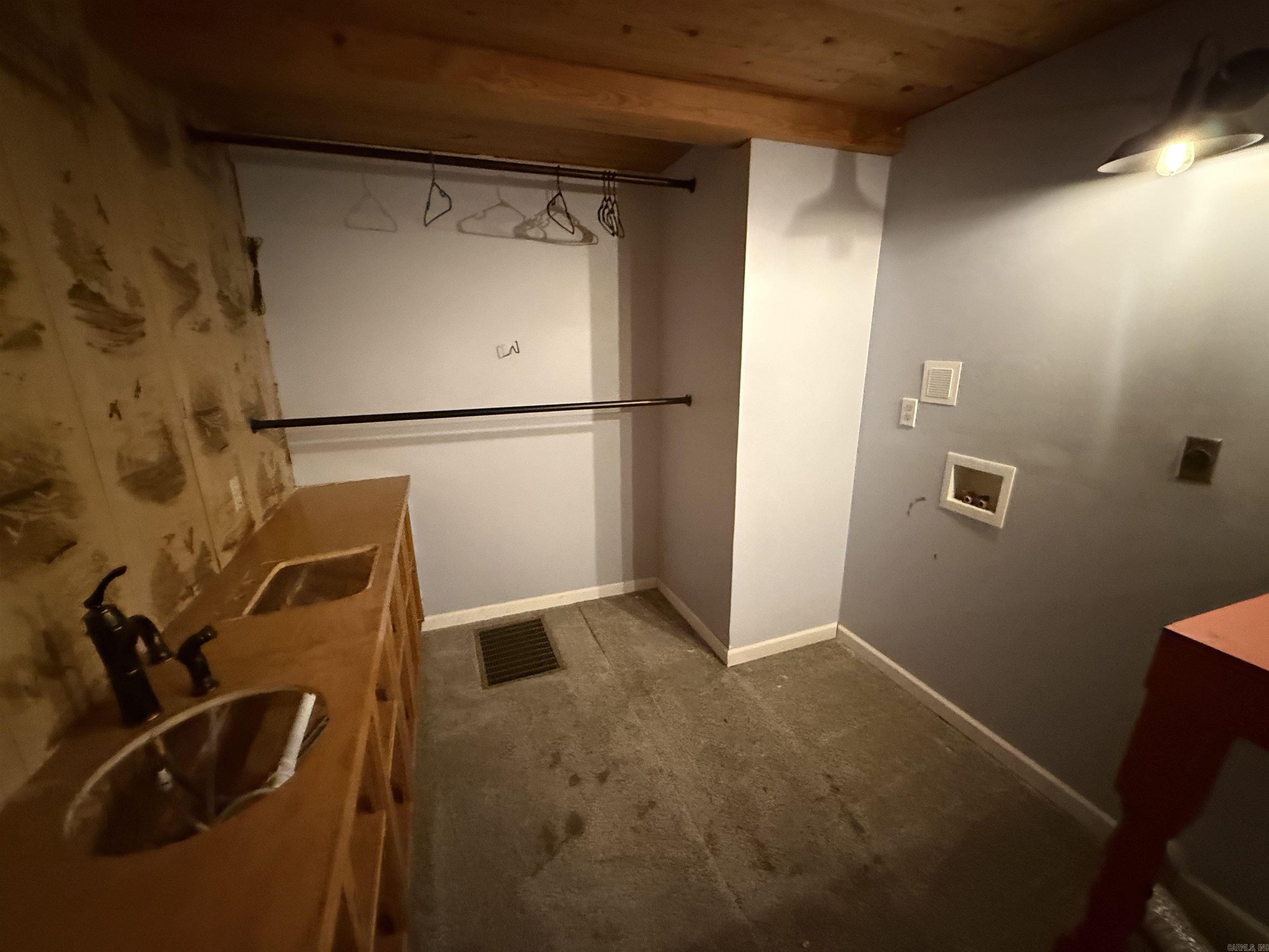 955 Hwy 31  Romance, AR