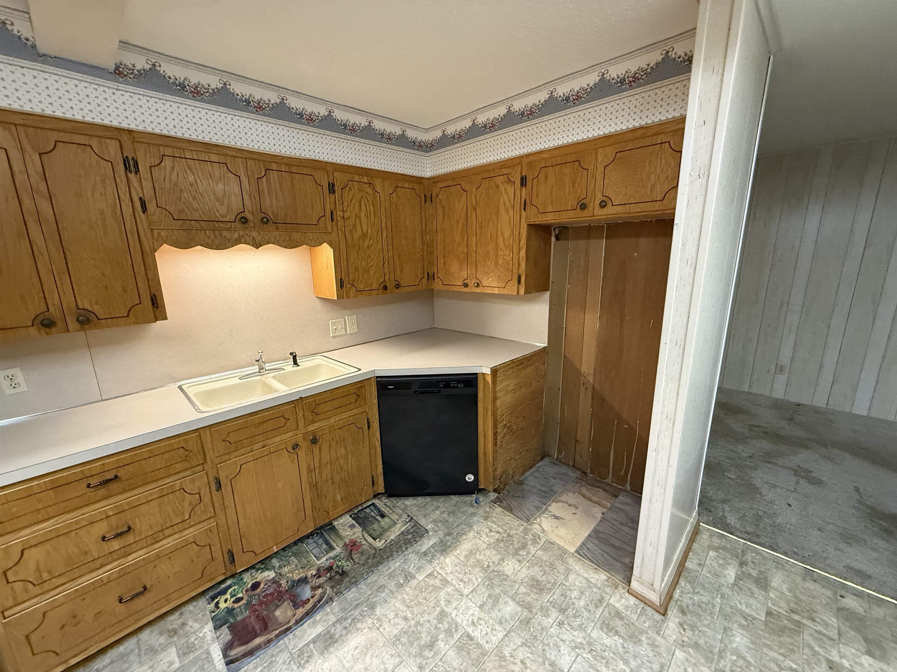 955 Hwy 31  Romance, AR