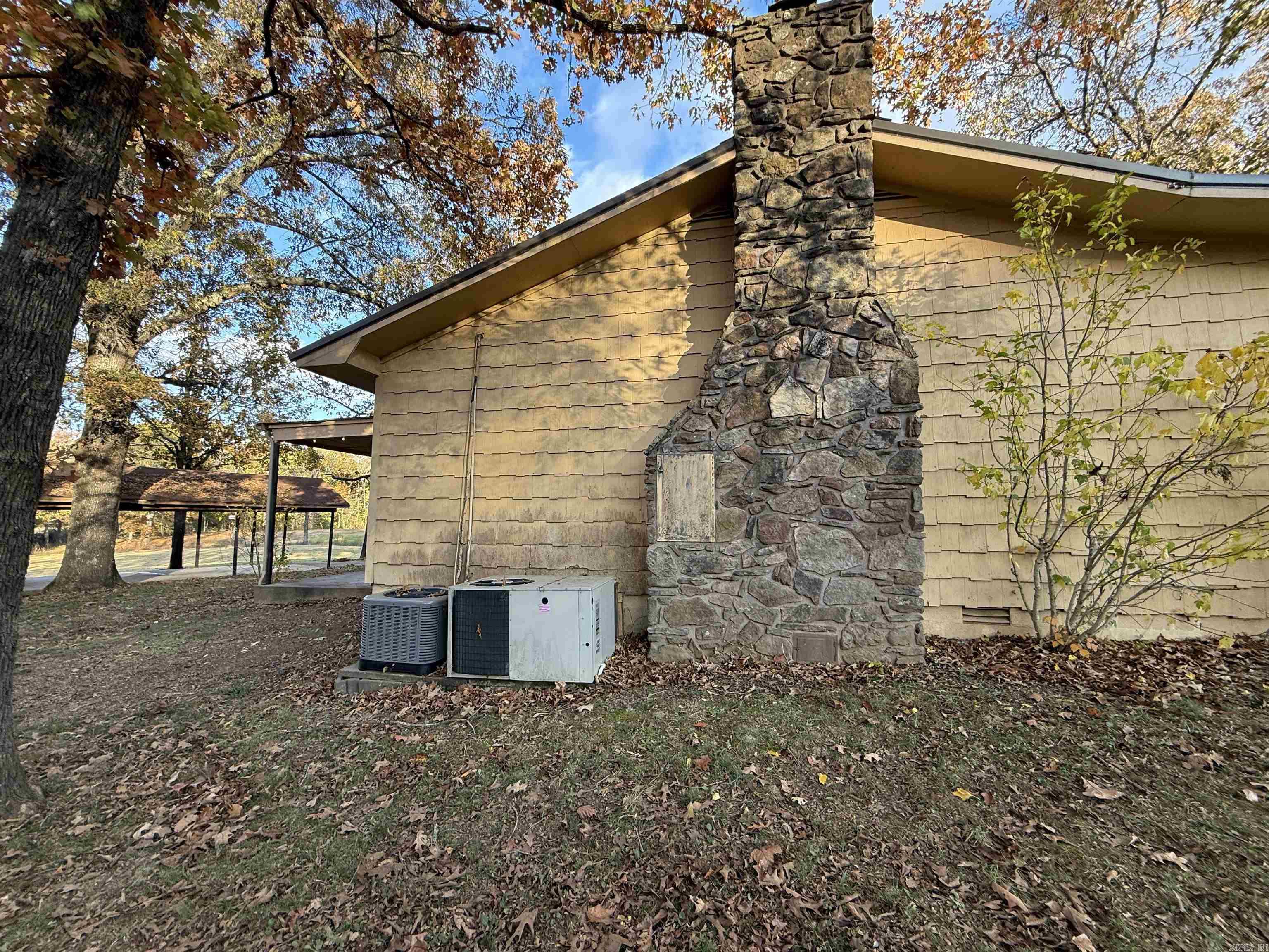 955 Hwy 31  Romance, AR