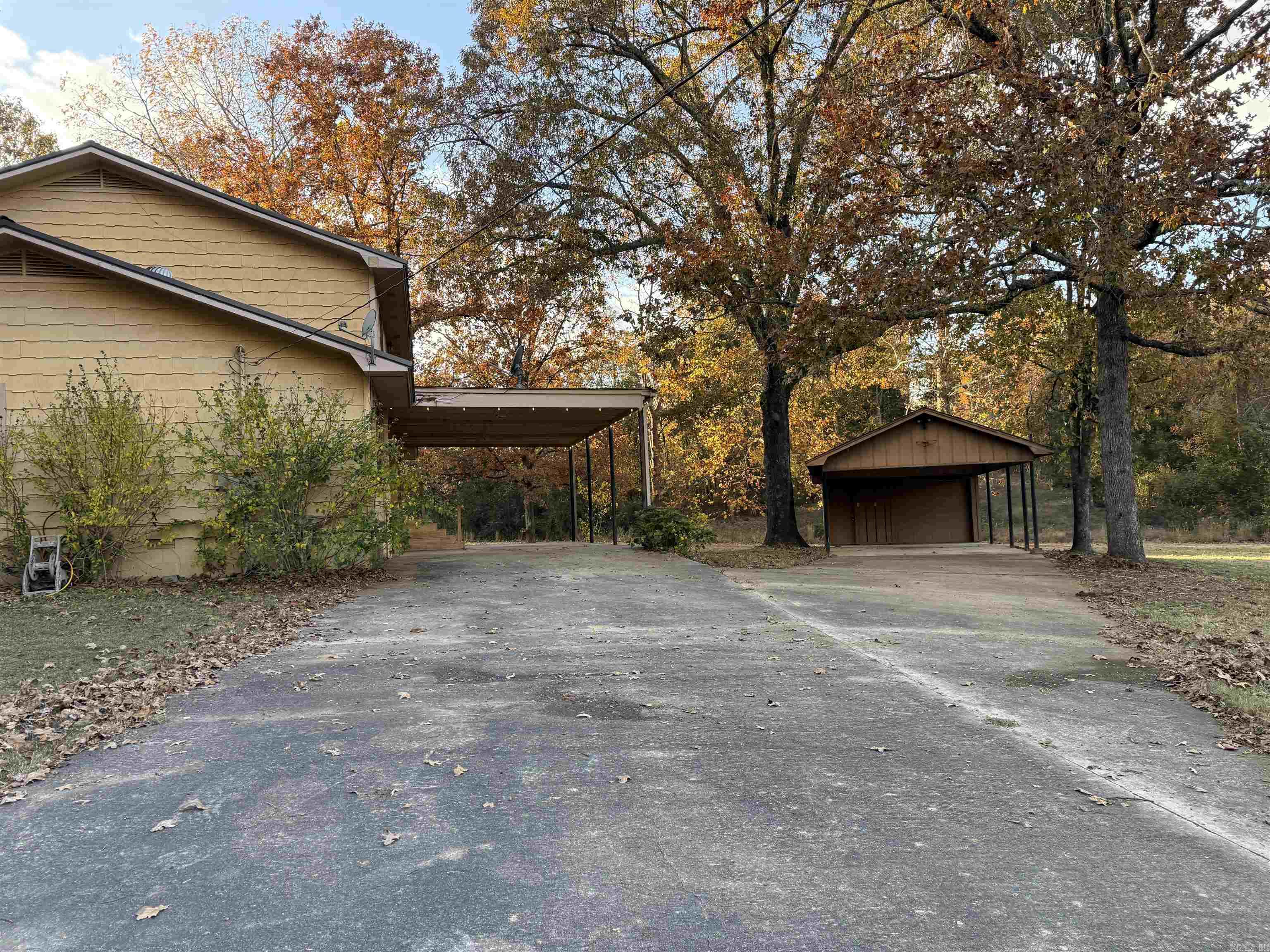 955 Hwy 31  Romance, AR