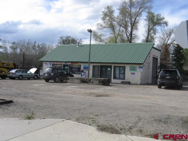 702 W Tomichi Avenue