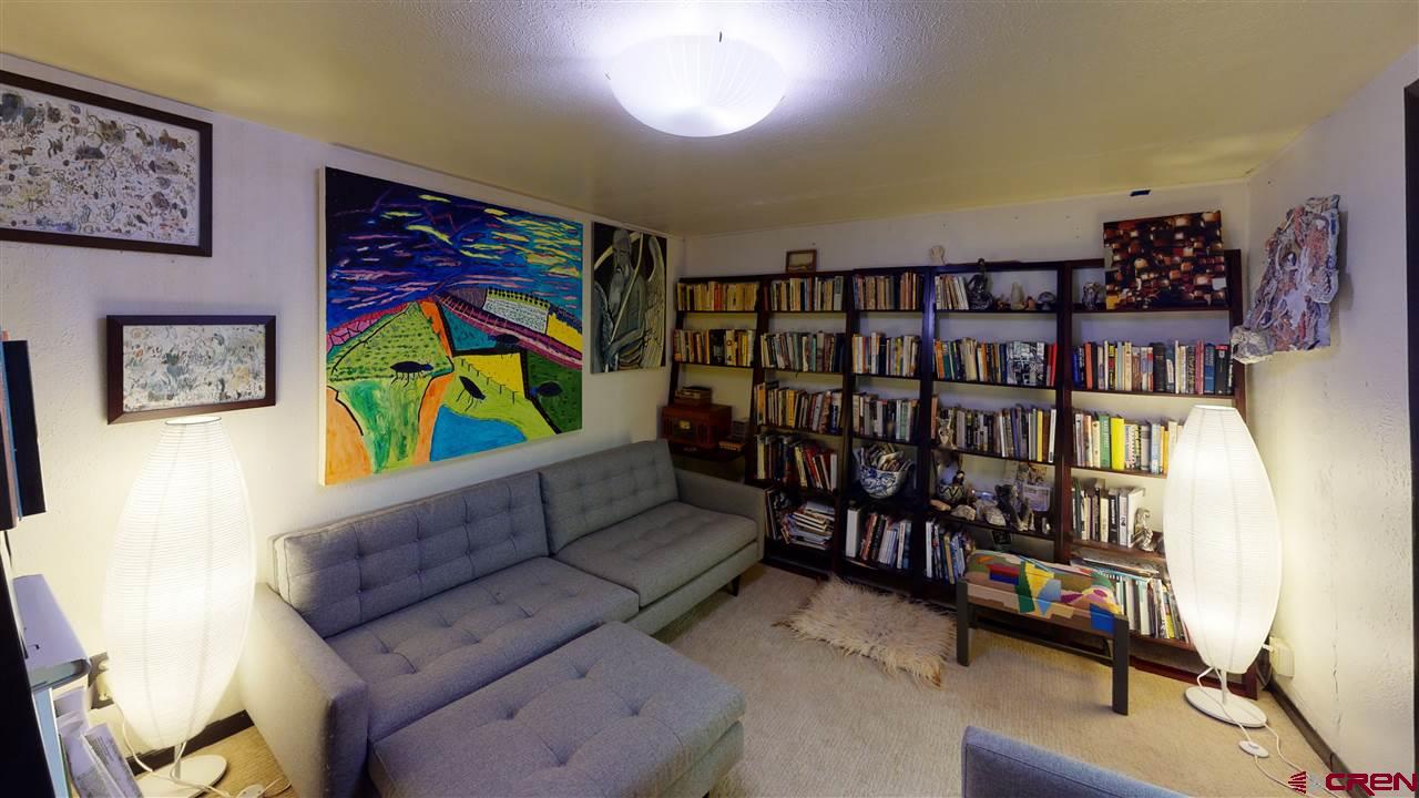 33 Cascade Avenue