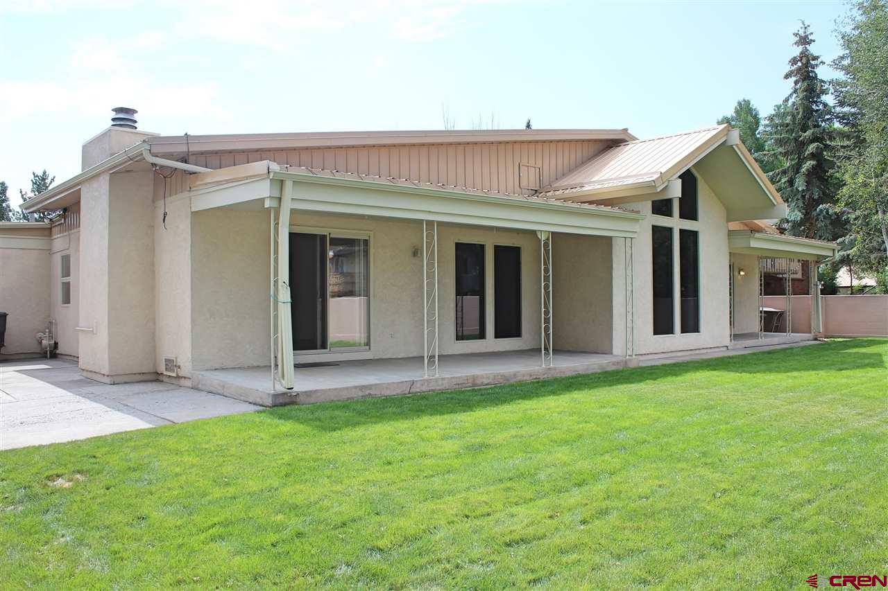2 Bellwood Drive