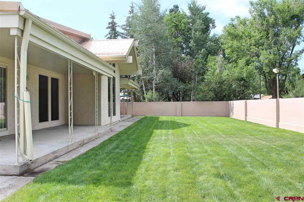2 Bellwood Drive