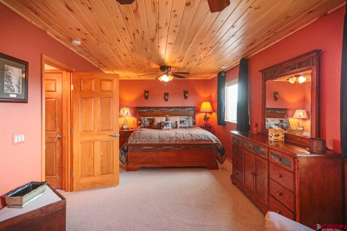61 Lakeside Drive