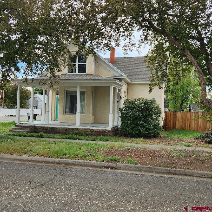 Beautiful Victorian home on a large corner lot in downtown Monte Vista