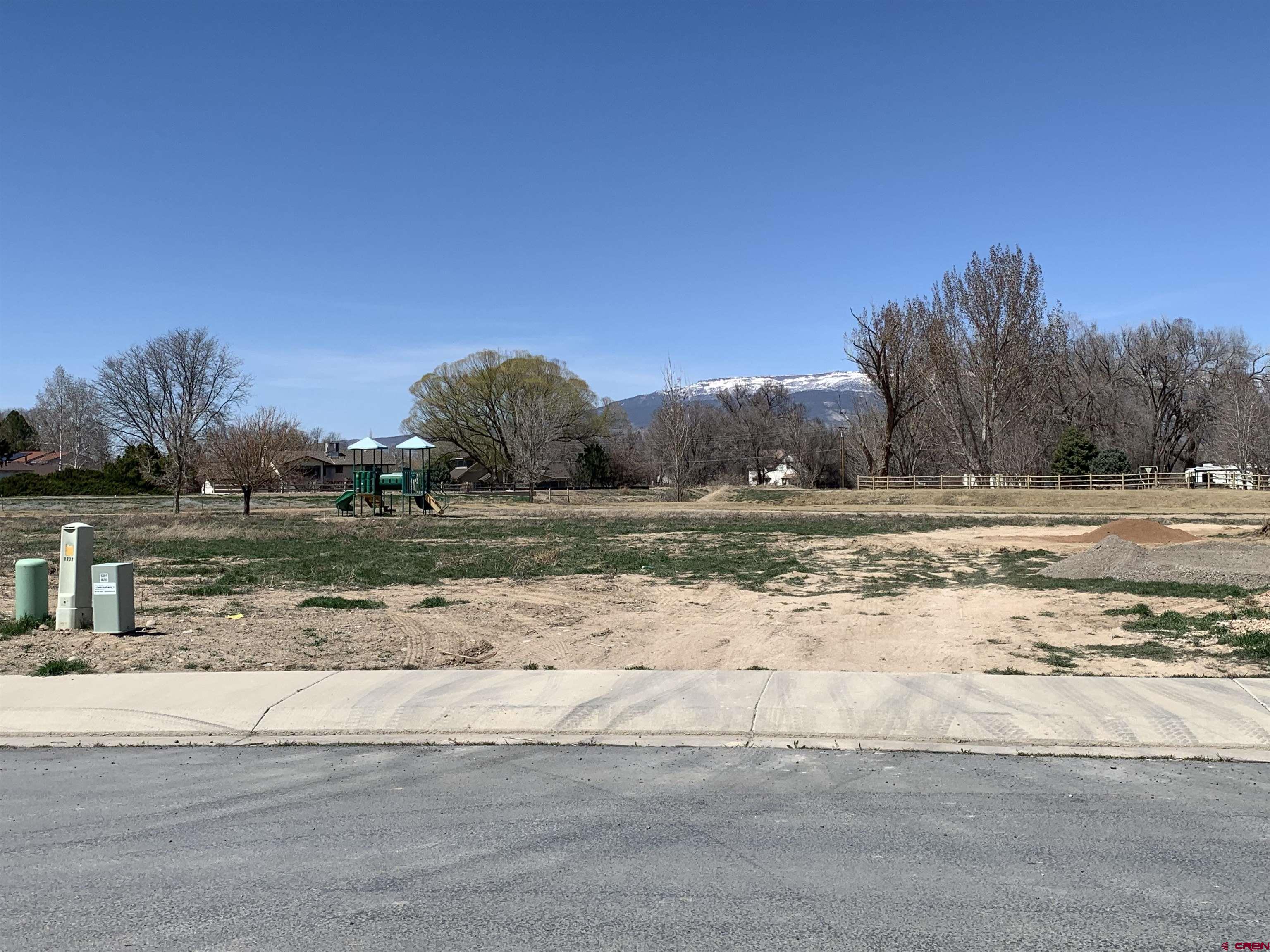 A corner residential lot in Fox Hollow Estates that backs up to green space and is close to medical facilities and shopping.  This is one of the last lots in this subdivision that is currently ready to build on.