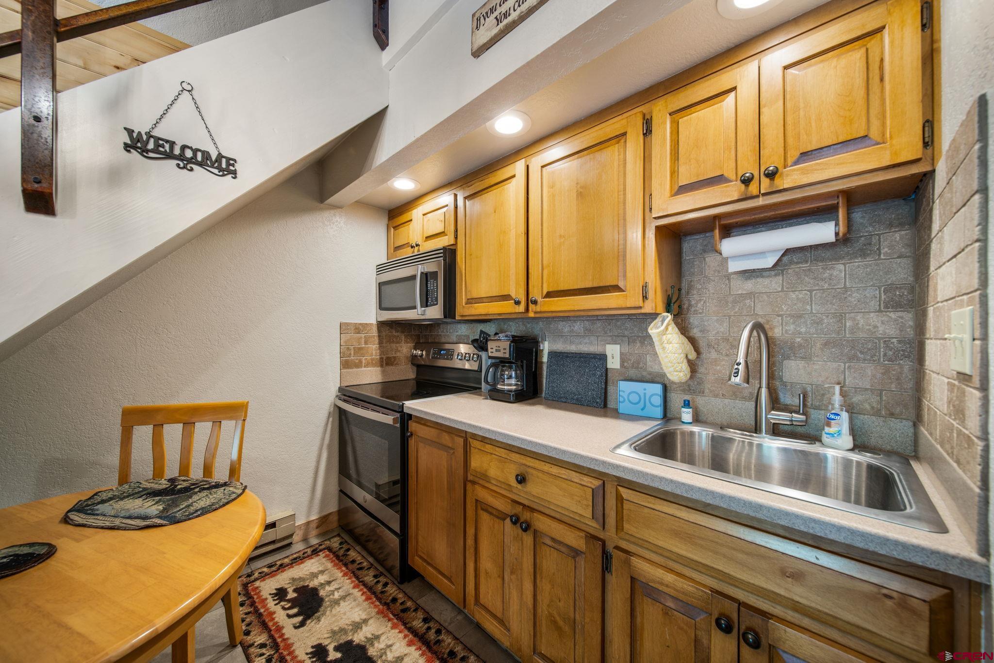50827 N Highway 550