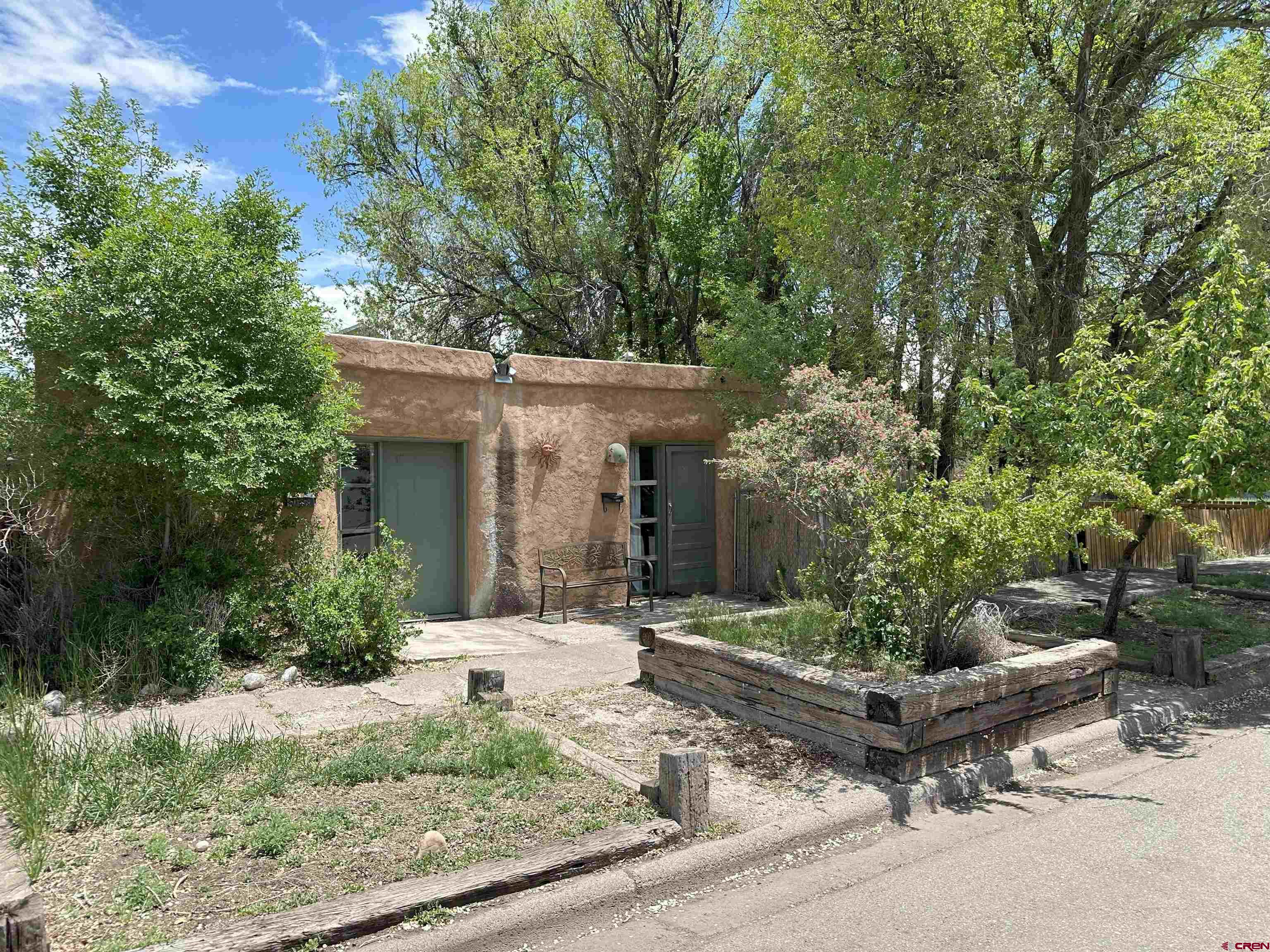 122 & 122.5 Alamosa Avenue