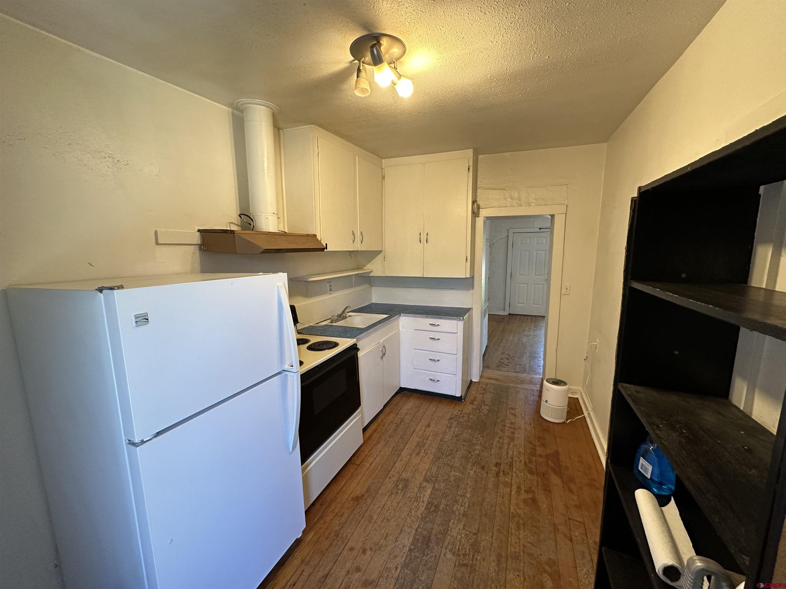 122 & 122.5 Alamosa Avenue