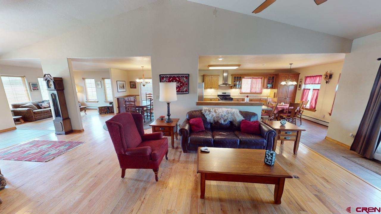 2913 Mimi Lane
