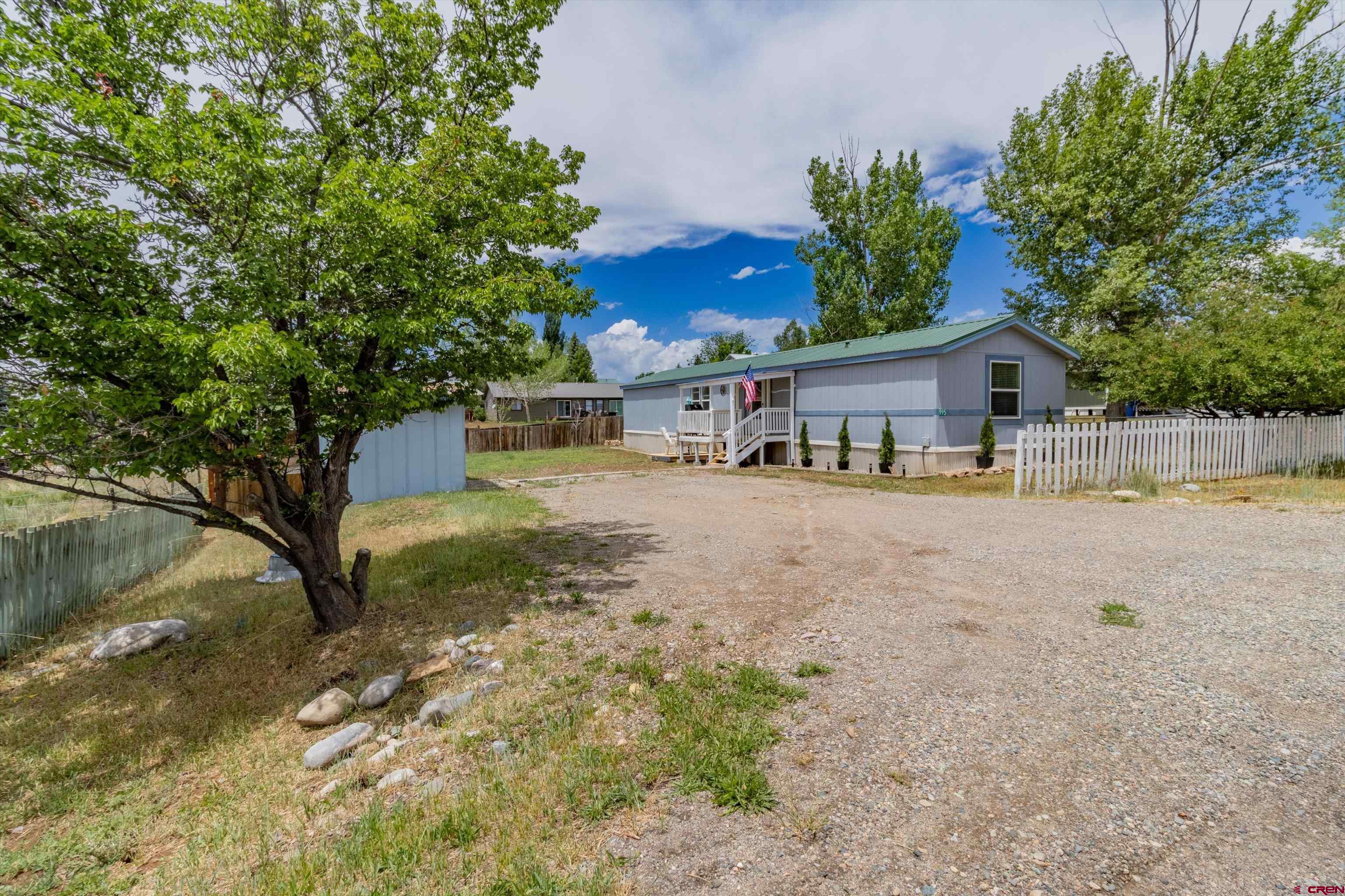995 N Oak Dr