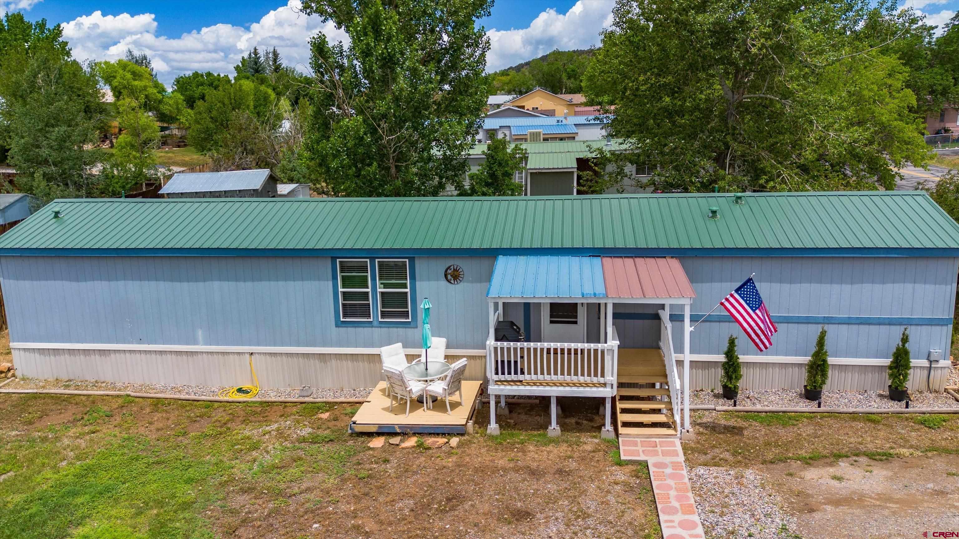 995 N Oak Dr