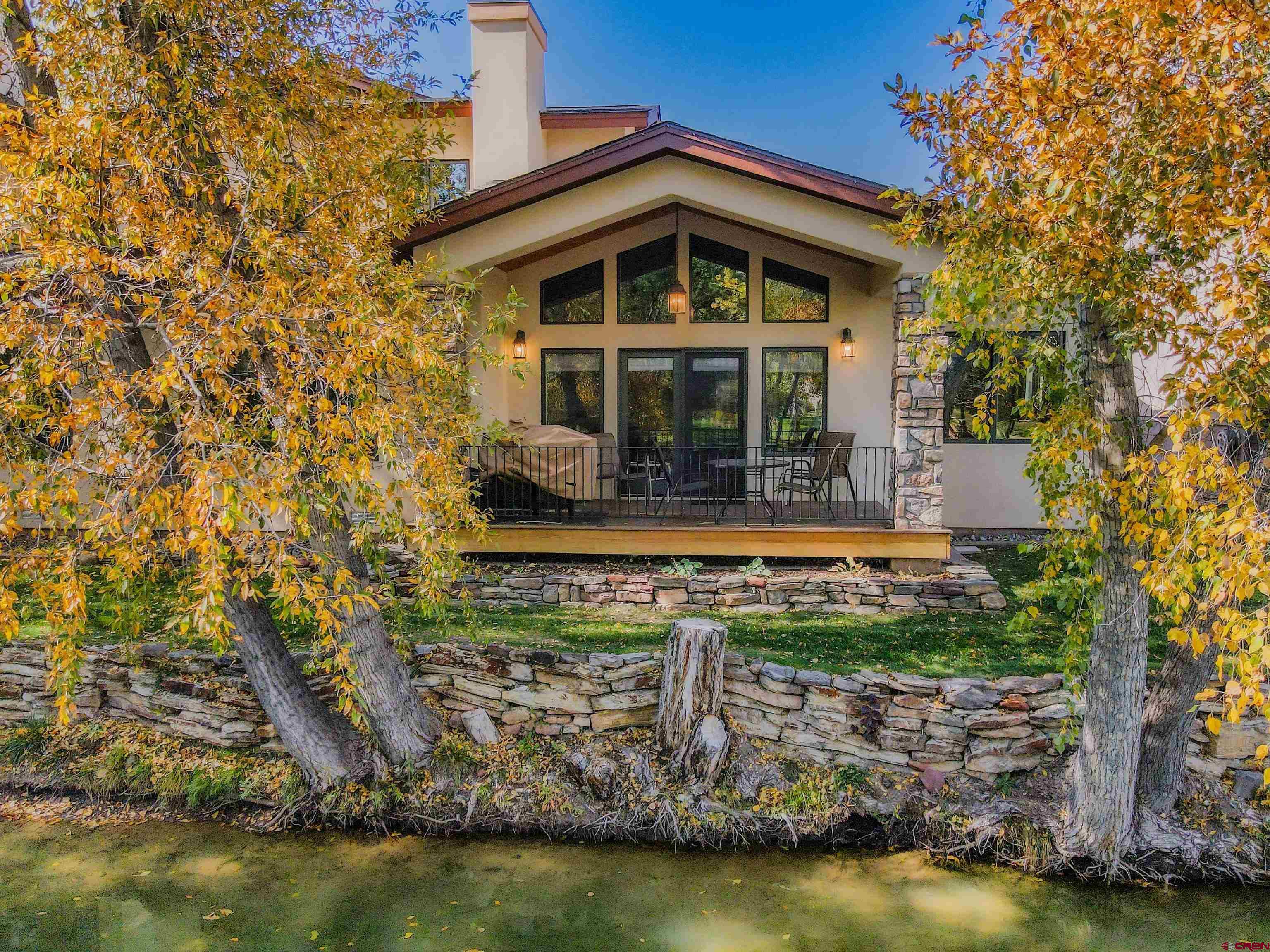 18 Turnberry Drive
