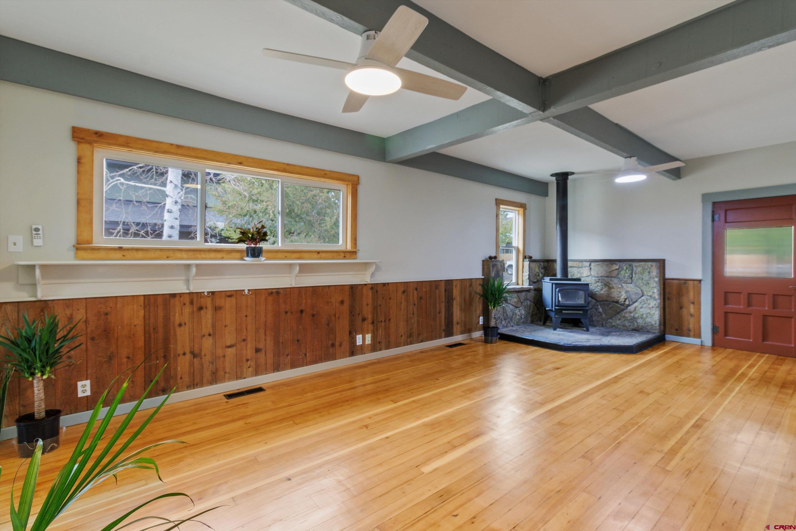 606 E 1st Street