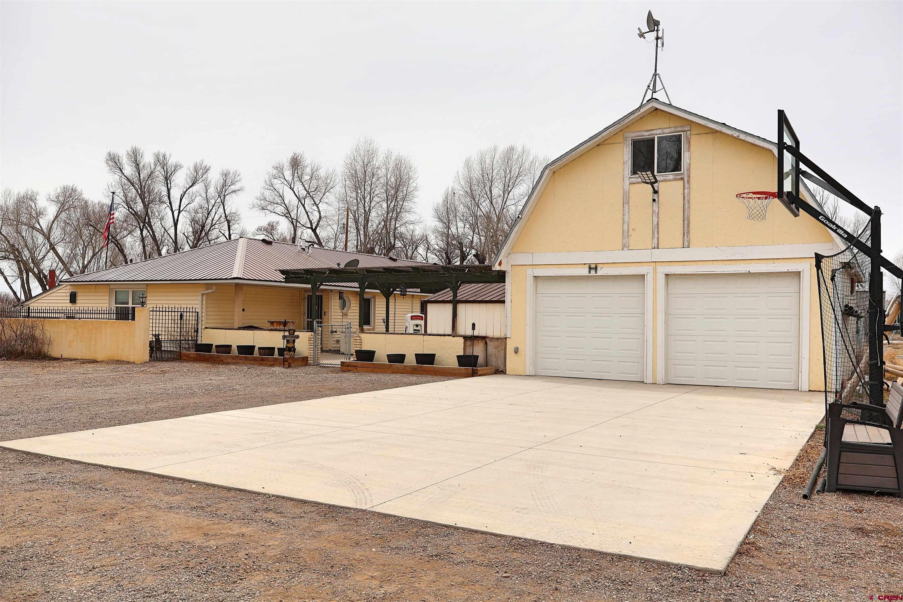 231 County Rd 14 S