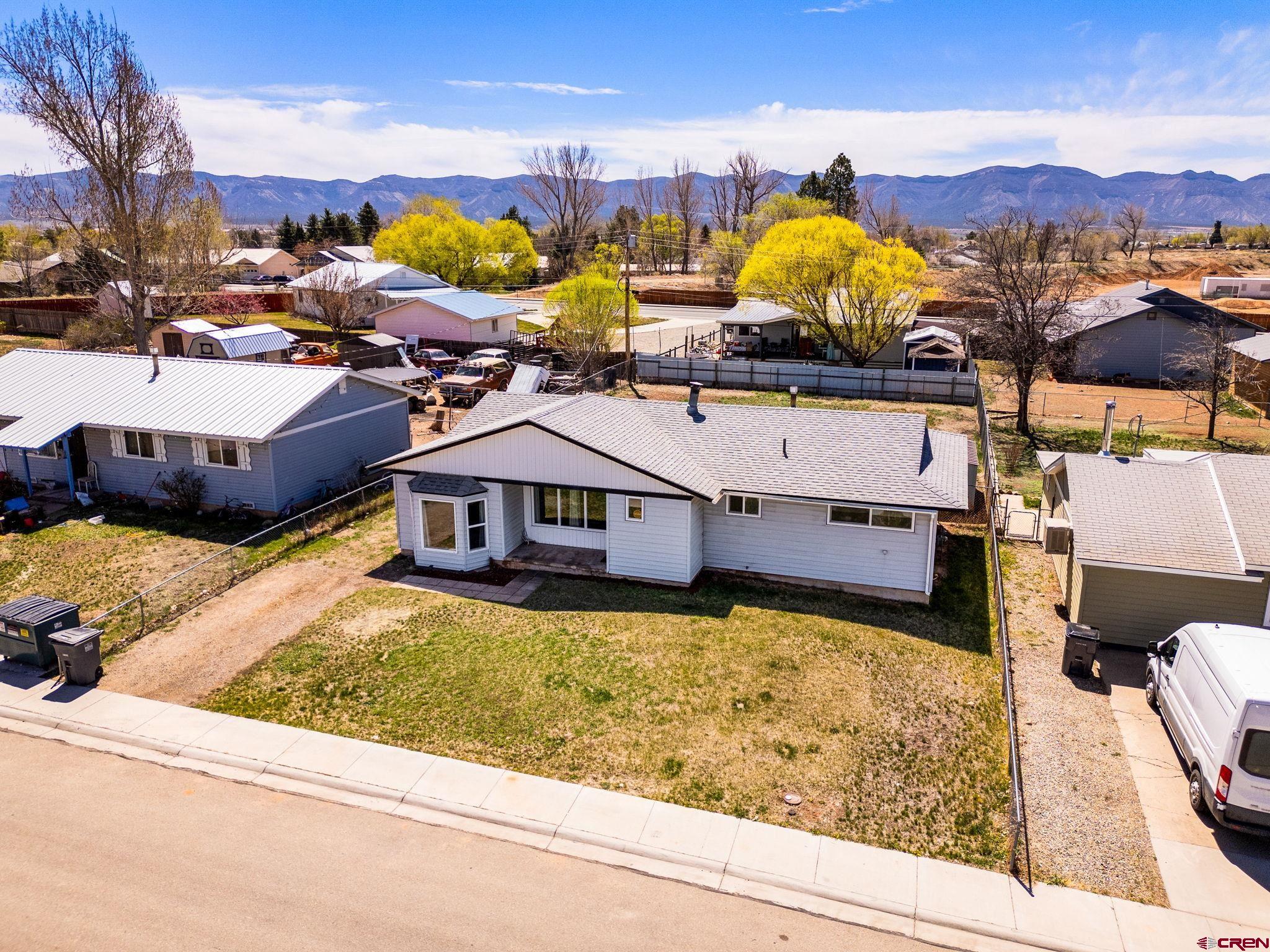 827 Brookside Drive
